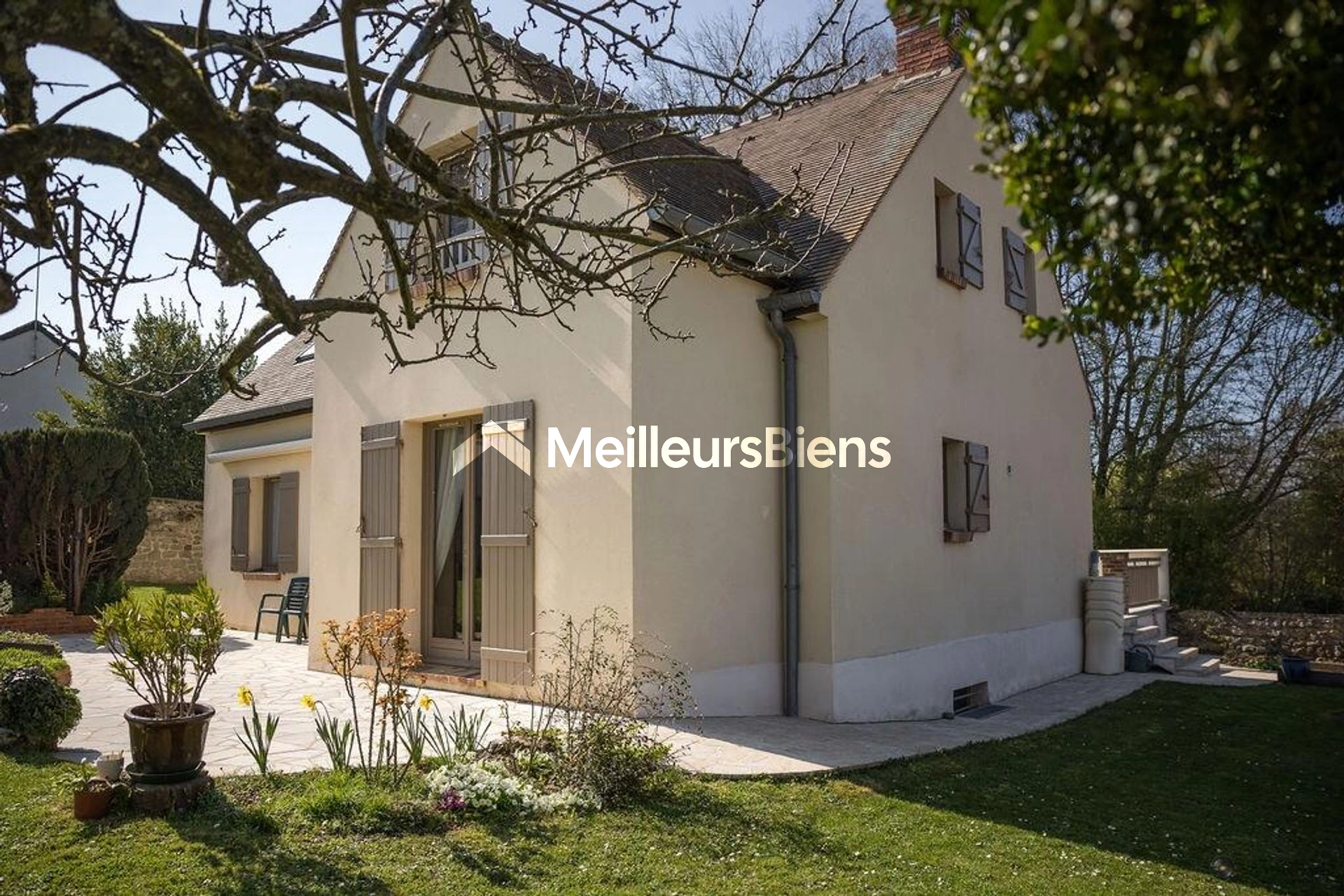 Maison individuelle familiale avec sous-sol et jardin sans vis-à-vis