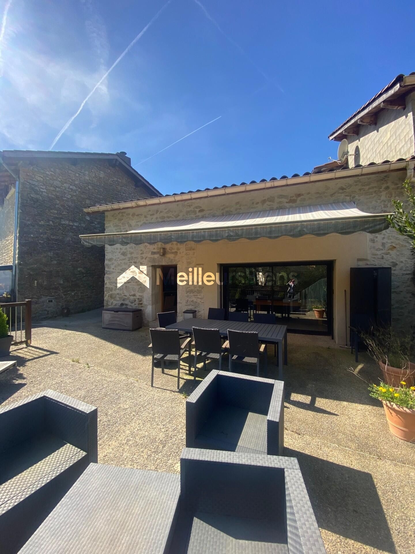 A vendre deux maisons en pierres