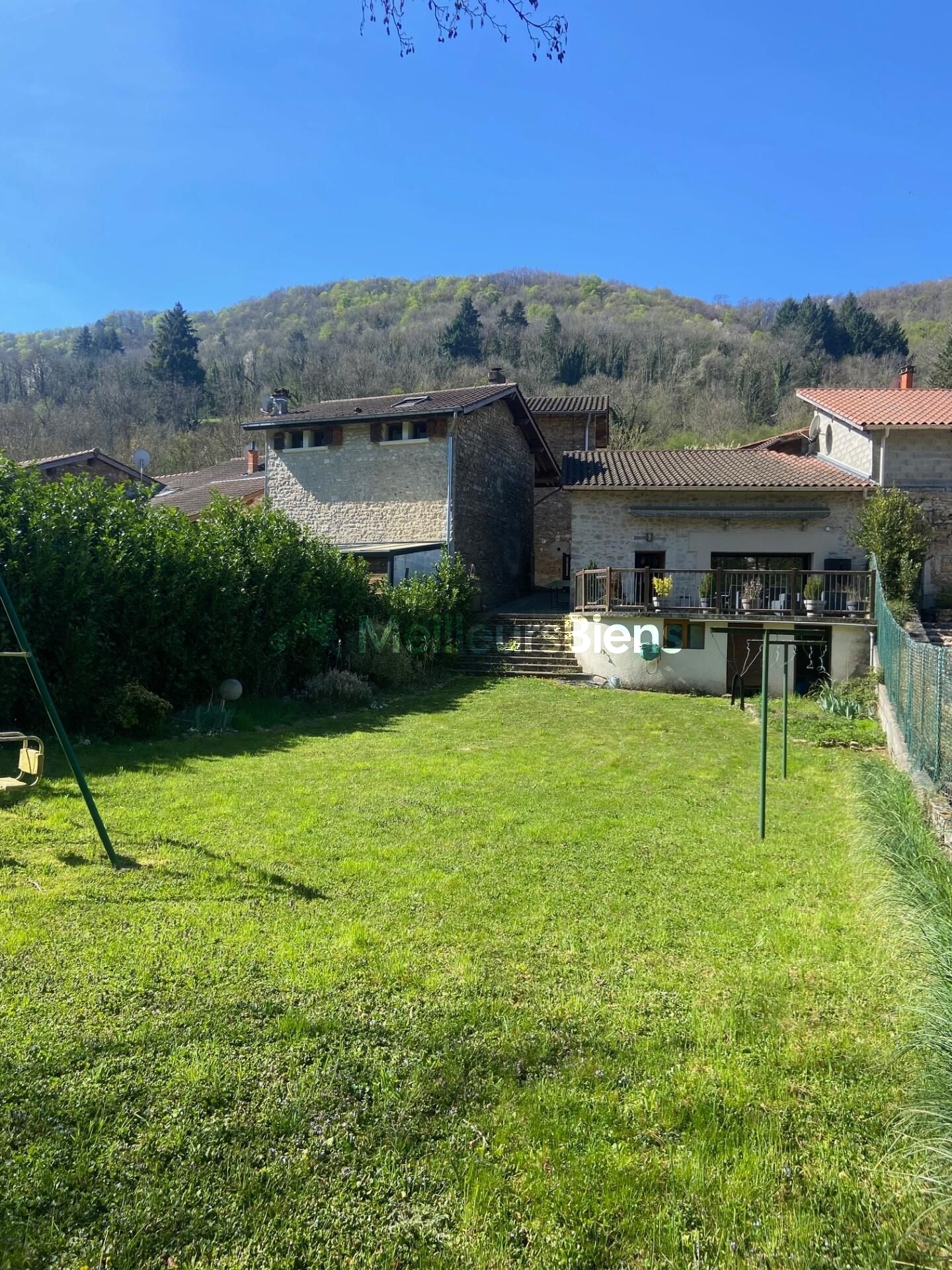 A vendre deux maisons en pierres