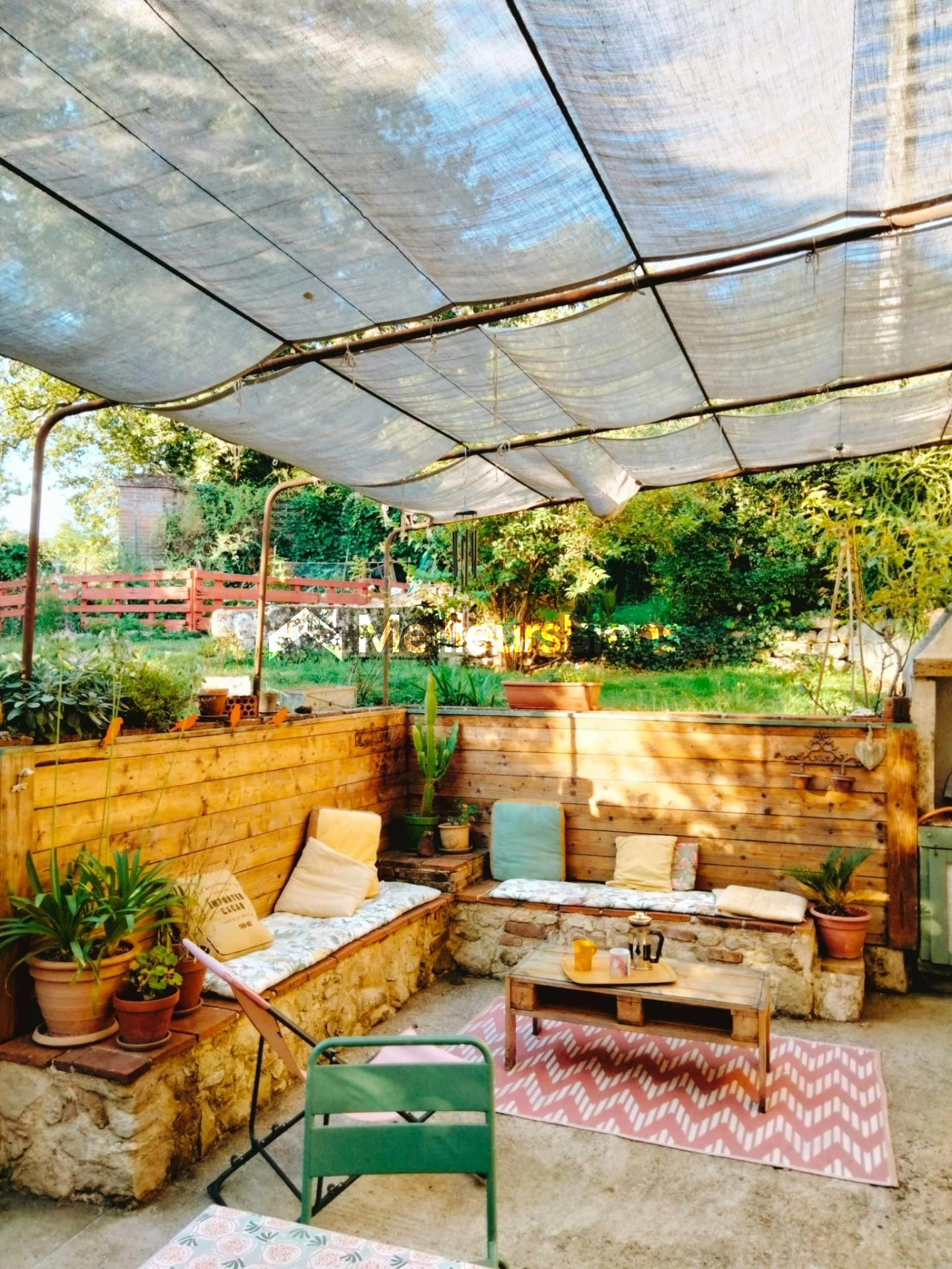 Ancien chais rénové avec jardin et dépendances