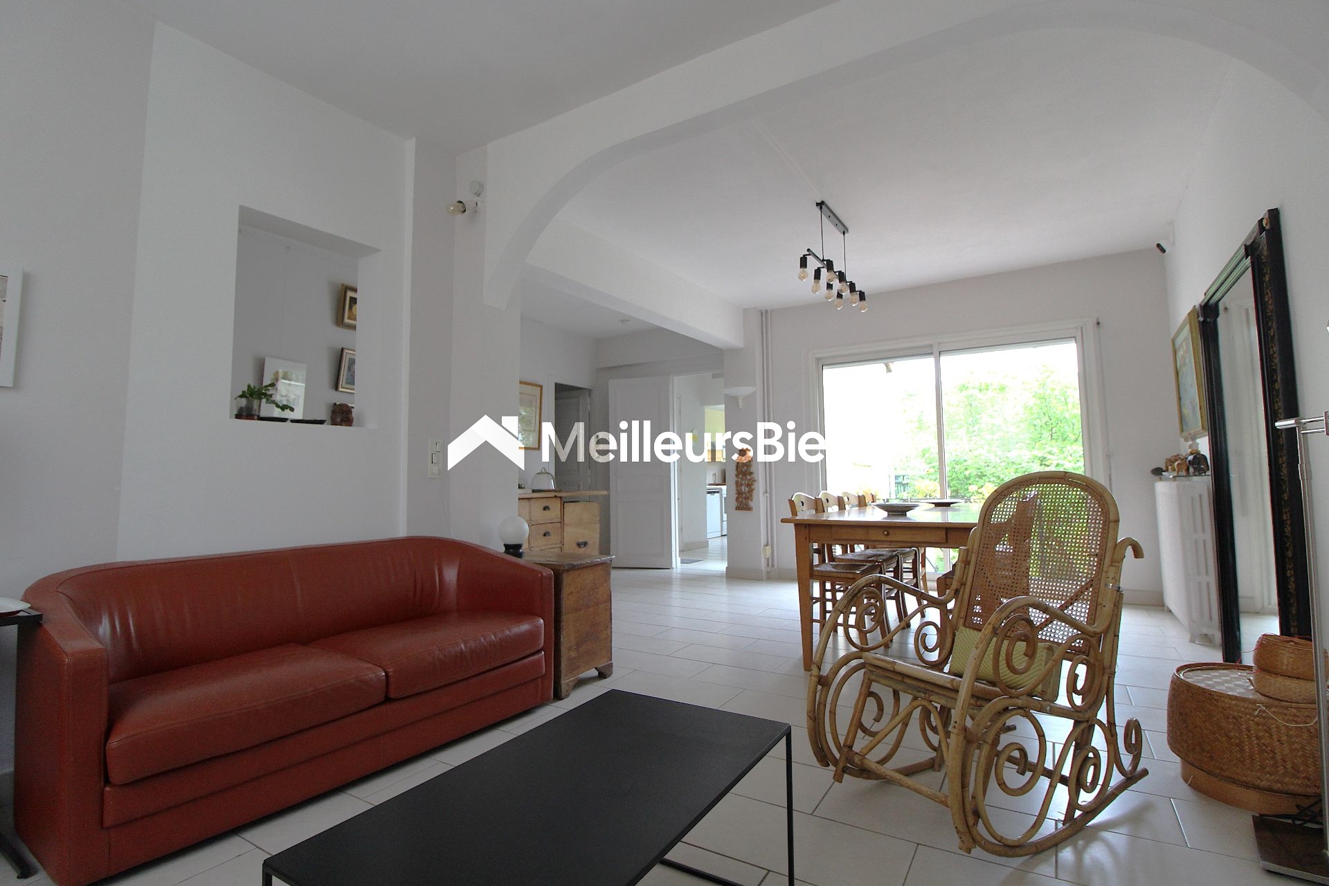 Lumineuse Maison à vendre de 165m2 sur 297 m2 de terrain clos