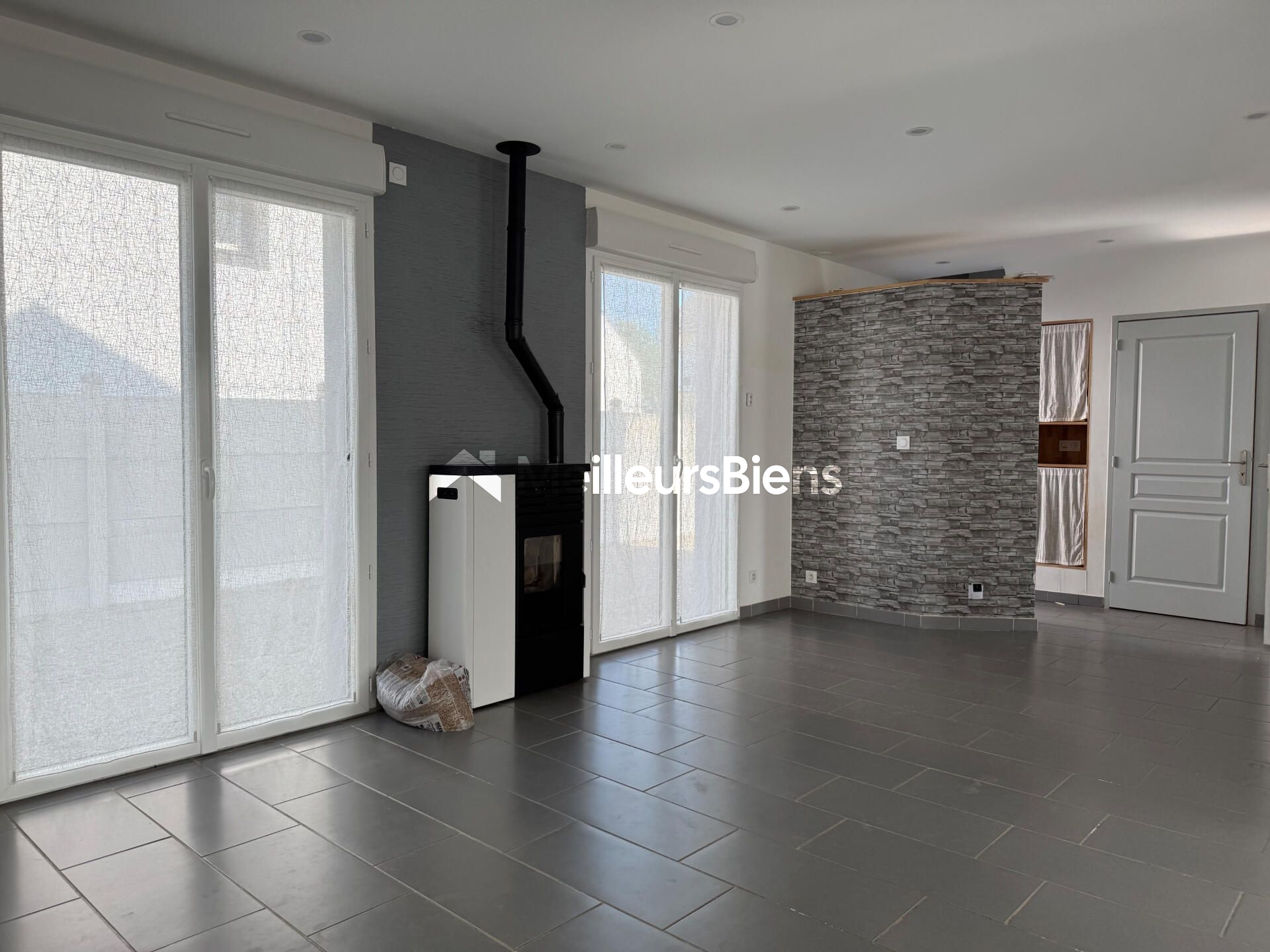 Maison familiale de 150 m2 Miré 49330