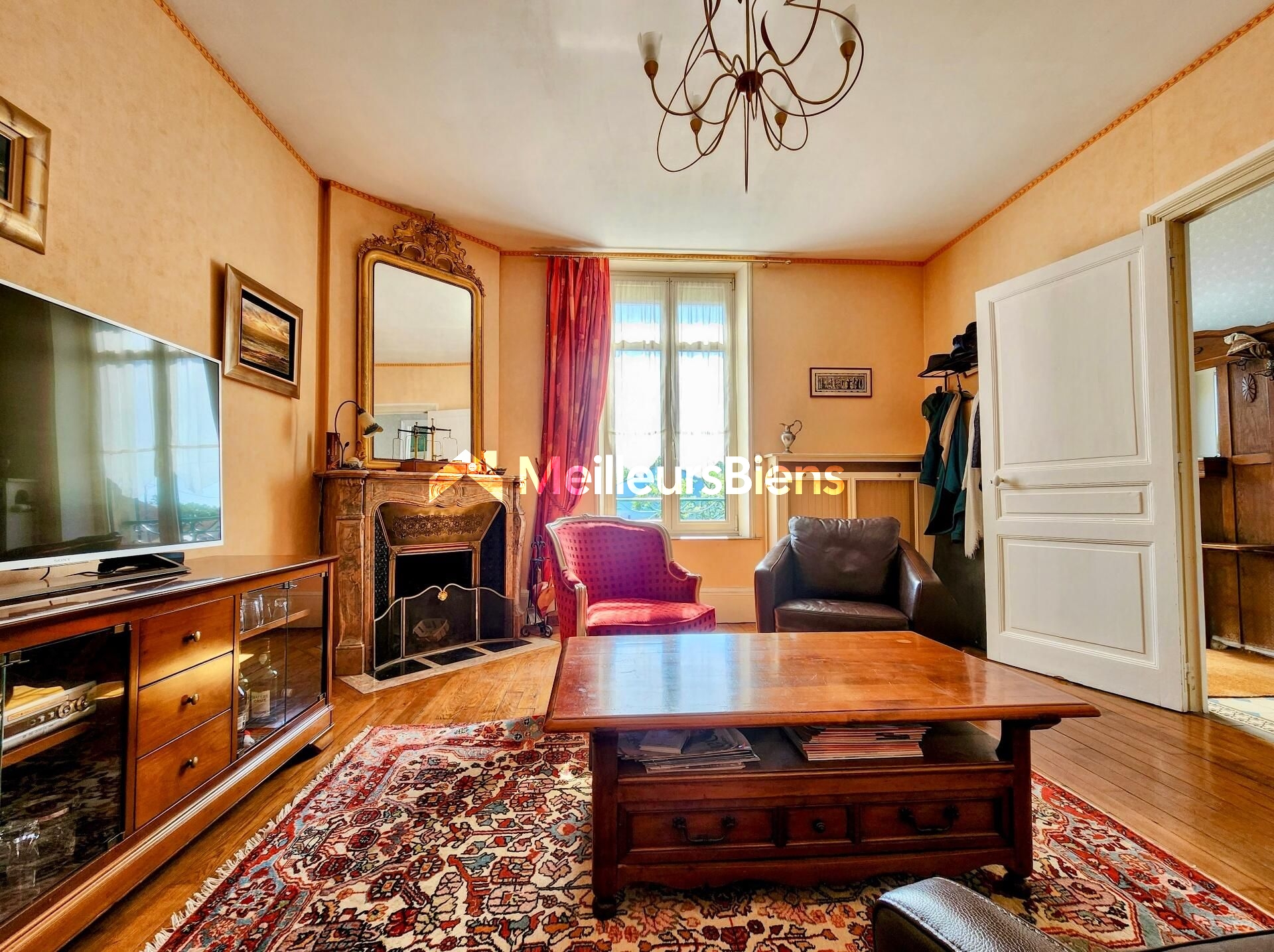 Belle maison de caractère avec jardin paysager