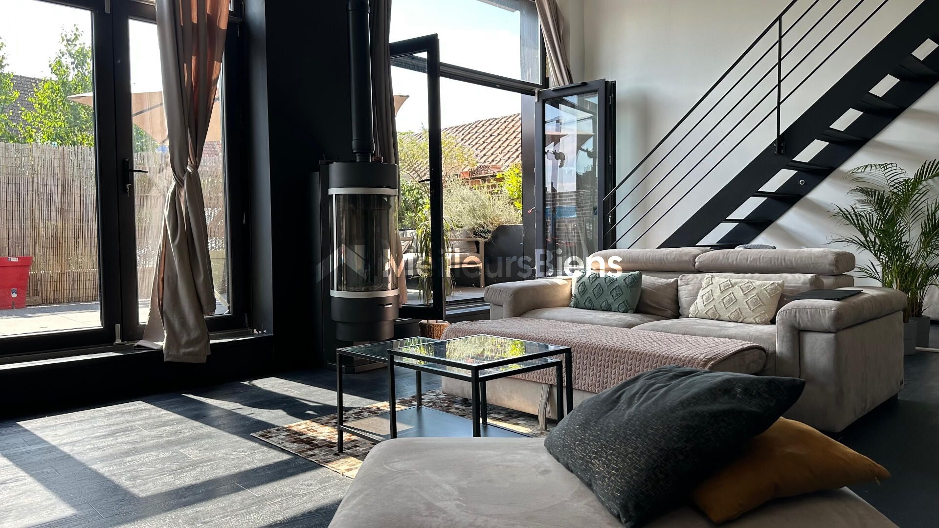 LOFT D’EXCEPTION AVEC DUPLEX, SOUPLEX, TERRASSE ET GARAGE SÉCURISÉ