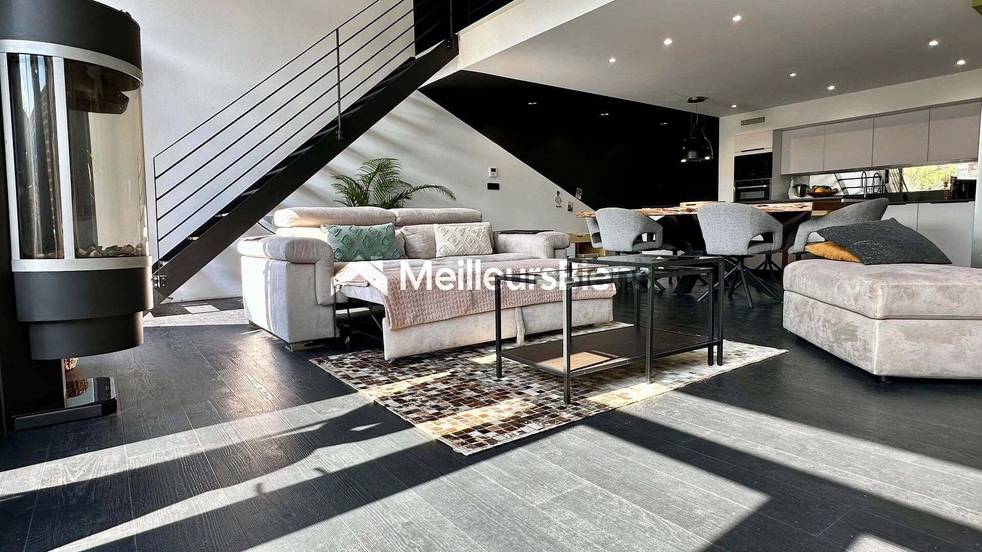 LOFT D’EXCEPTION AVEC DUPLEX, SOUPLEX, TERRASSE ET GARAGE SÉCURISÉ