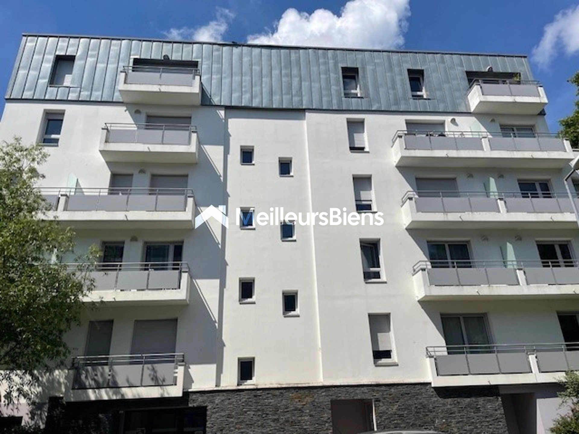 Charmant T2 avec balcon exposé Sud-Ouest + parking en sous-sol