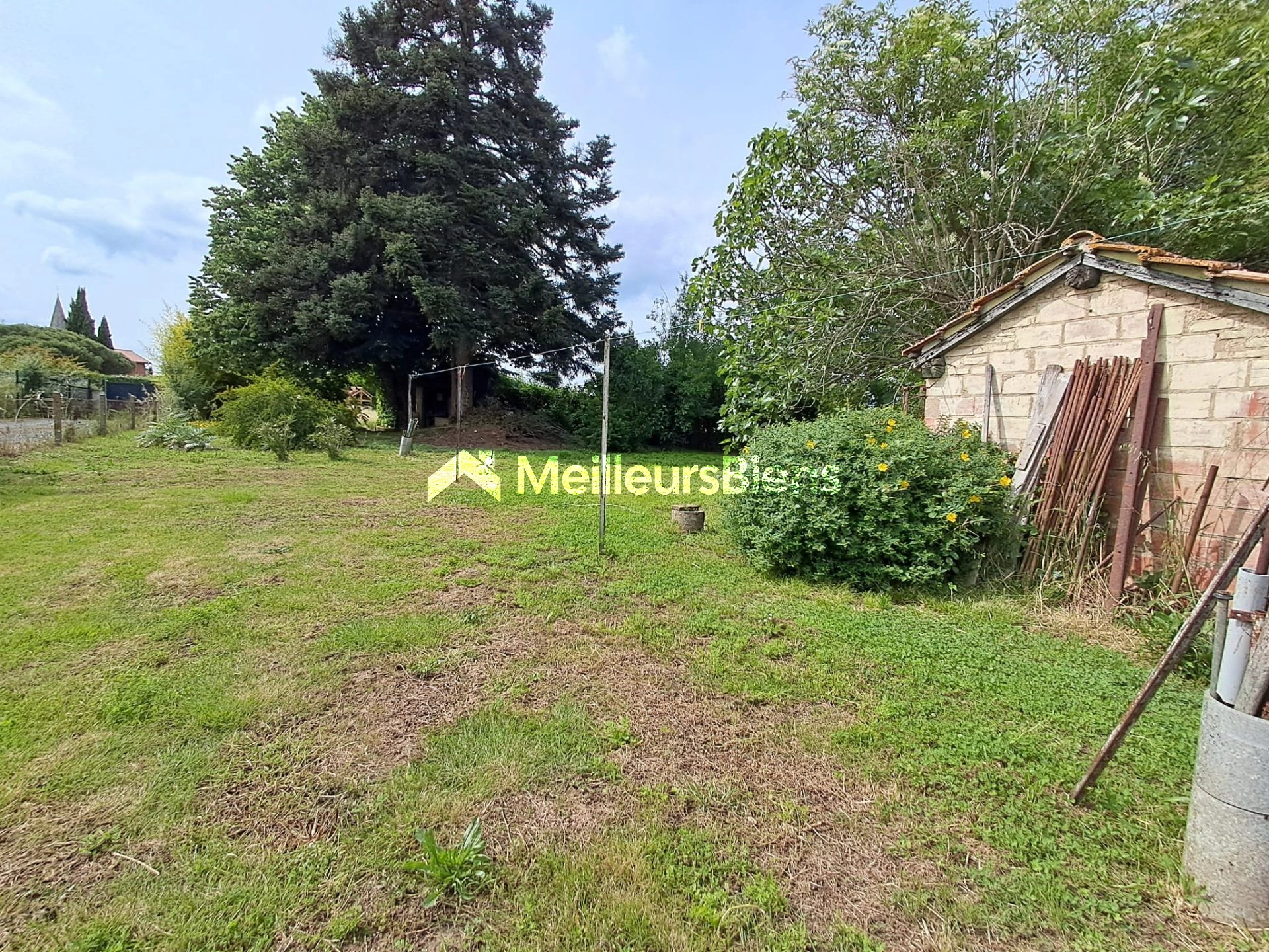 Opportunité- Grand terrain plat arboré viabilisé tout à l'égout - Pas de lotissement-