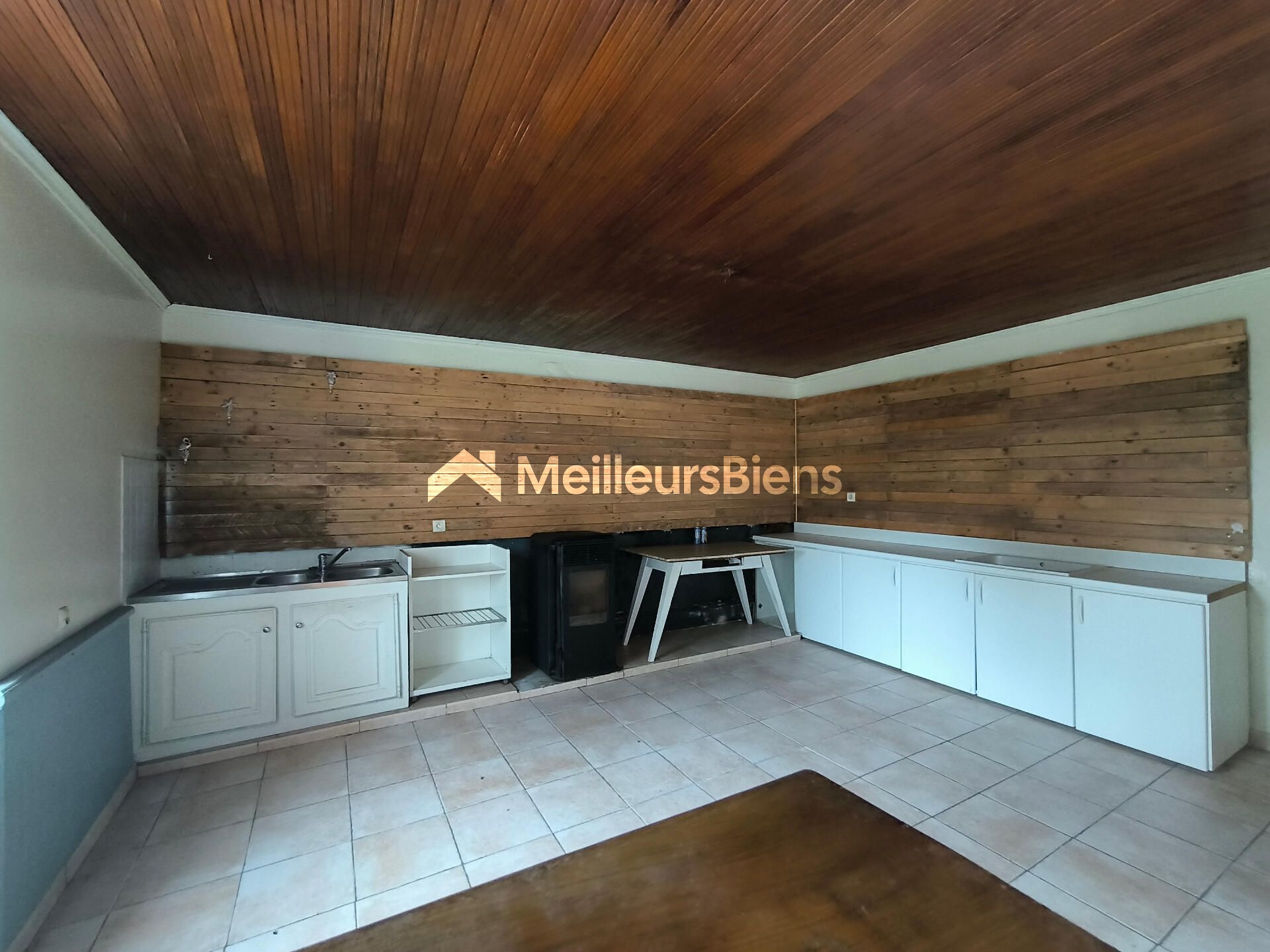 Jolie maison en pierre à rénover