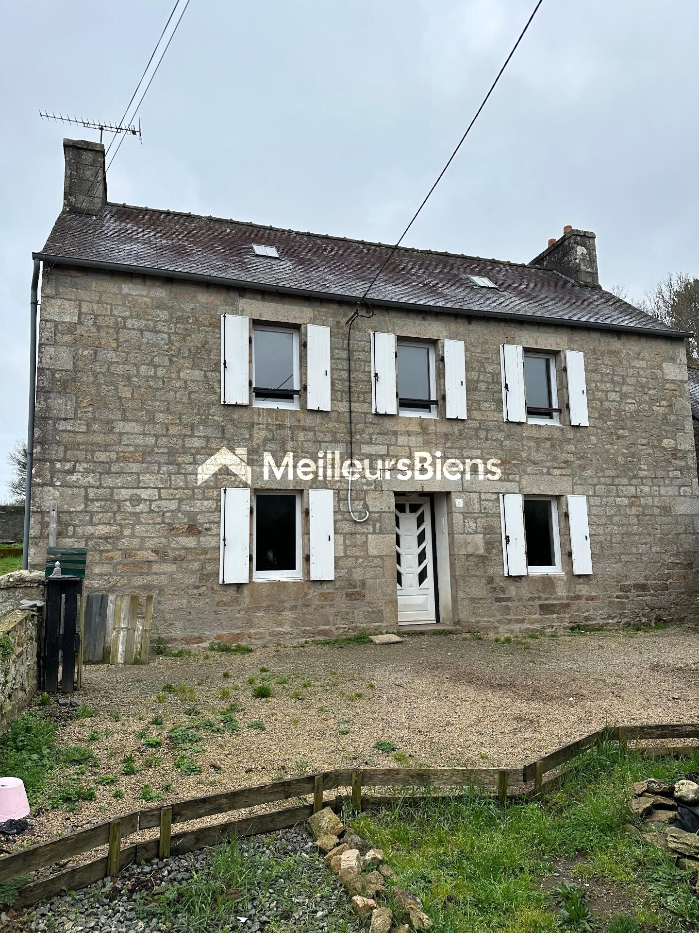 Jolie maison en pierre à rénover