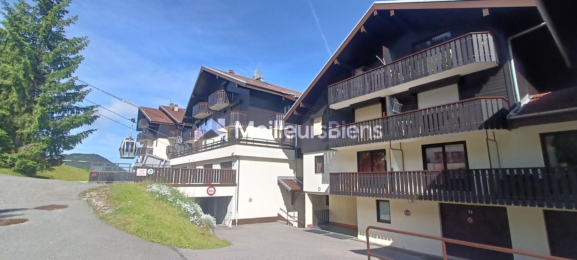 Bel Appartement au Cœur de la station de Thollon-les-Mémises – Balcon Plein Sud, à deux pas de la Télécabine