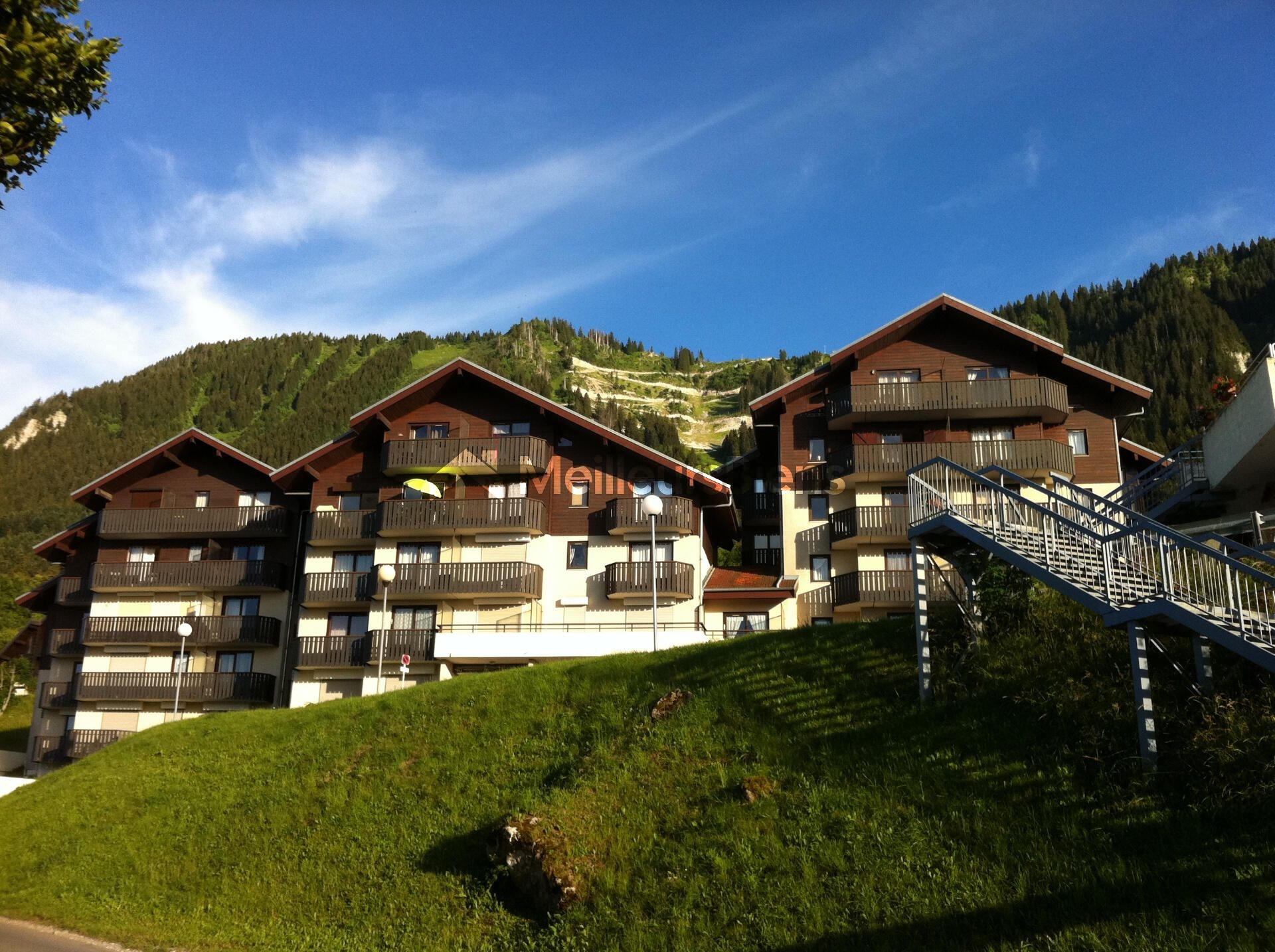 Bel Appartement au Cœur de la station de Thollon-les-Mémises – Balcon Plein Sud, à deux pas de la Télécabine