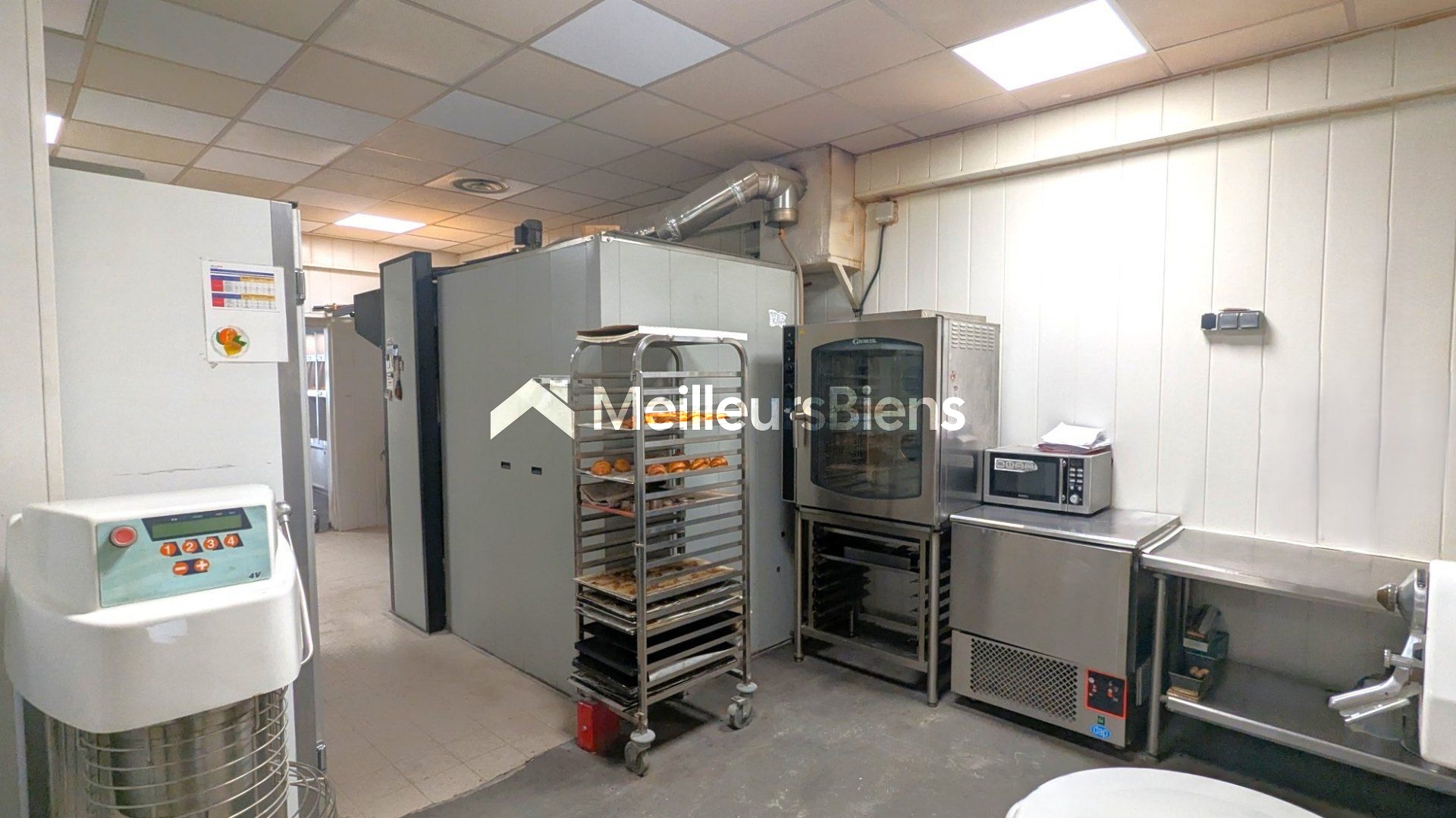 LOCAL COMMERCIAL ET ARTISANAL 85M² + 51M² D ANNEXES