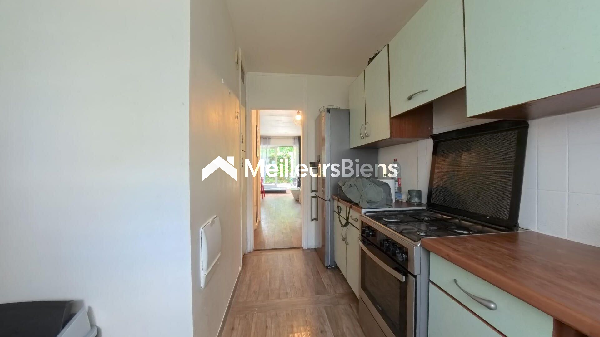 Généreux appartement familial 104 m² T6 en Rez de jardin proche gare, écoles et supermarché
