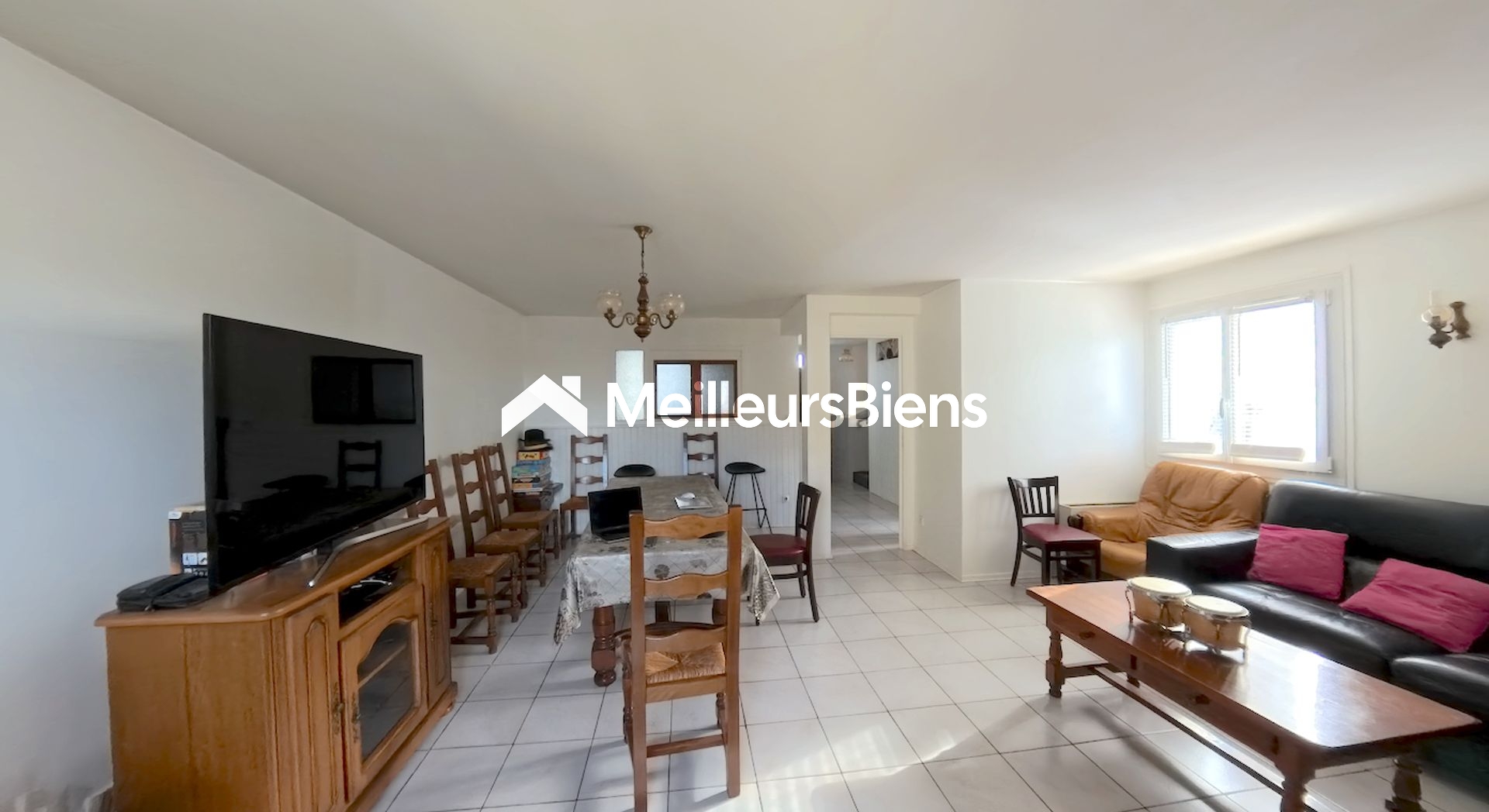 Maison 101m² 5 pièces 4 chambres (dont 1 avec salle d'eau au RdC) avec jardin et garage