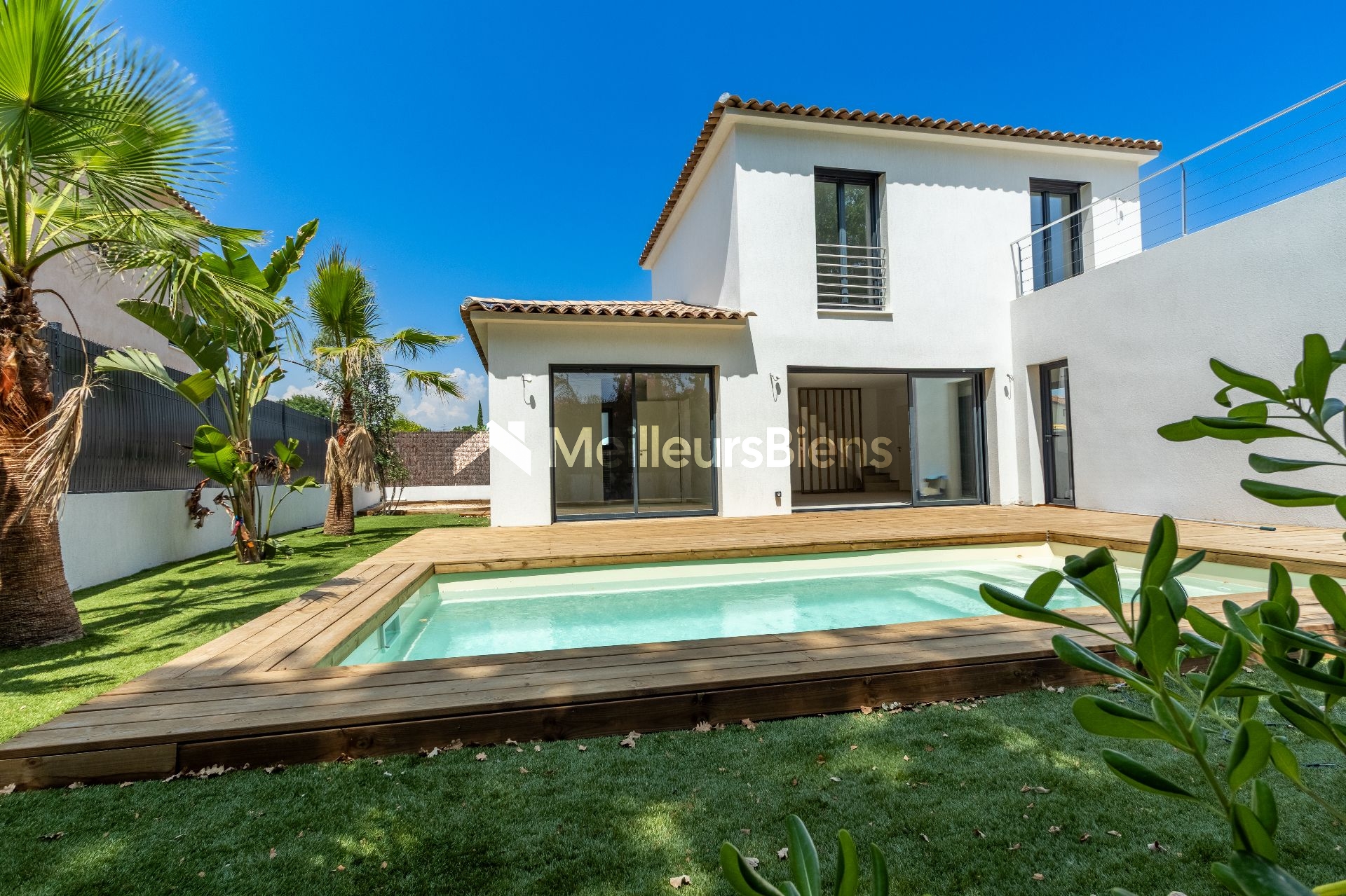 Maison neuve avec piscine