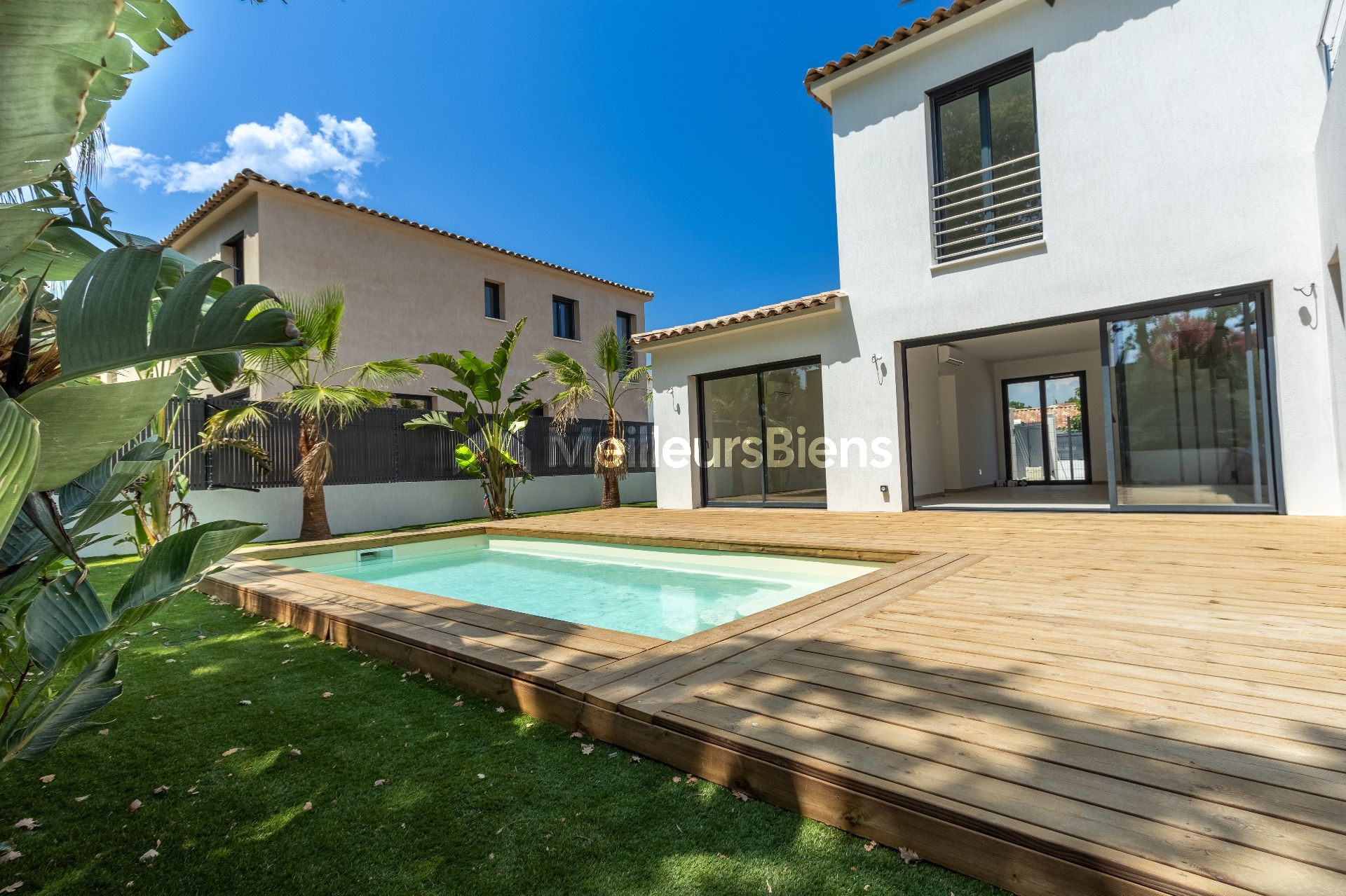 Maison neuve avec piscine