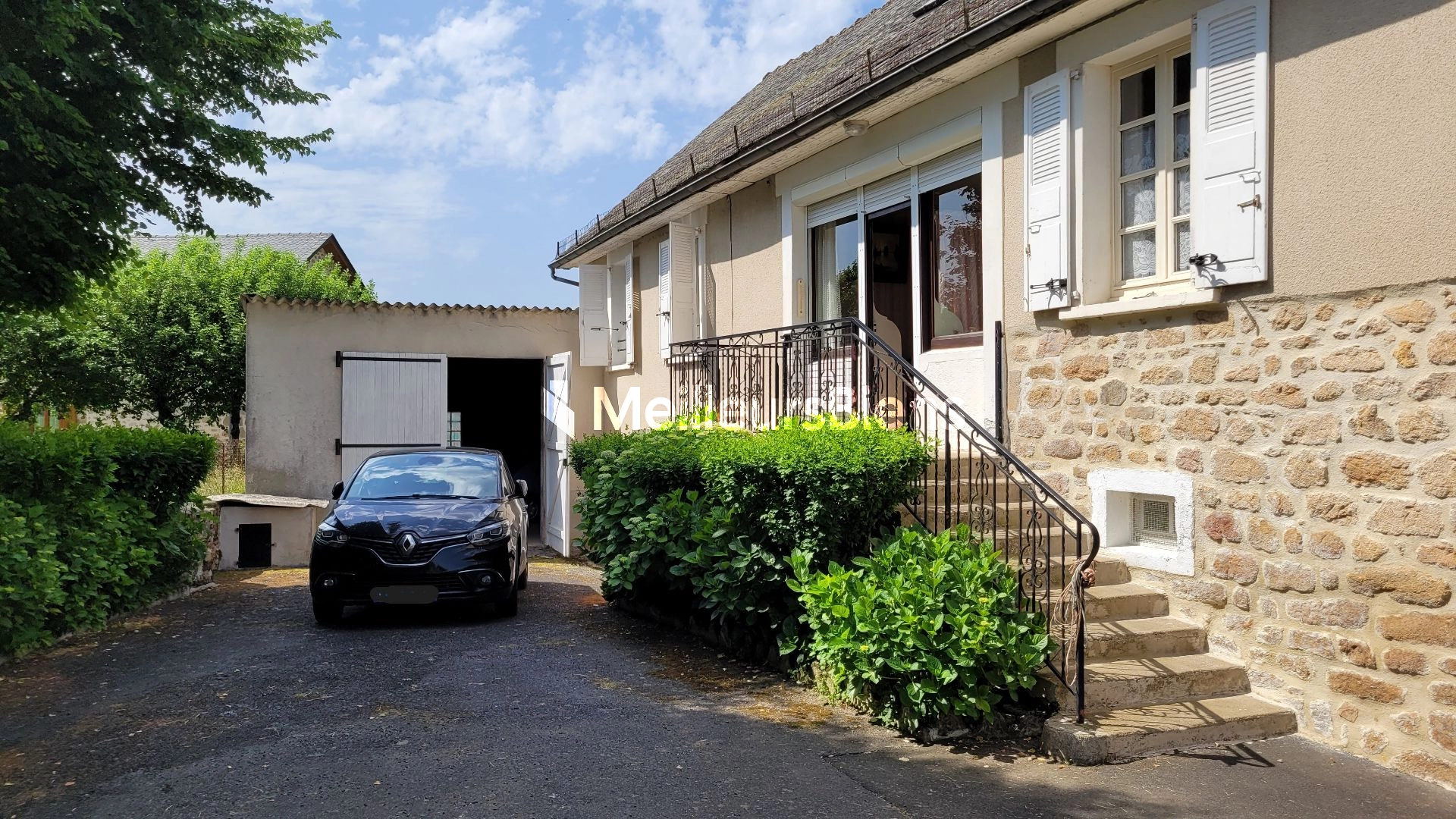 Jolie maison de village avec terrain attenant