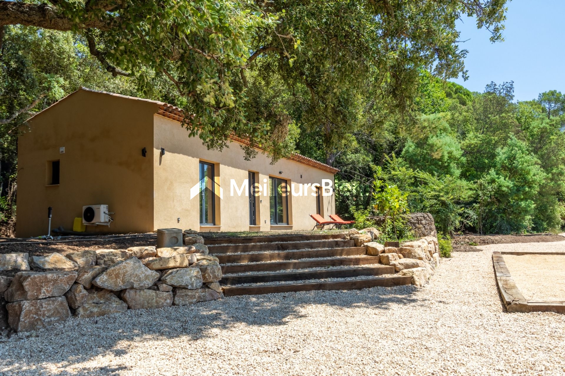 Maison  avec grand terrain pour chevaux