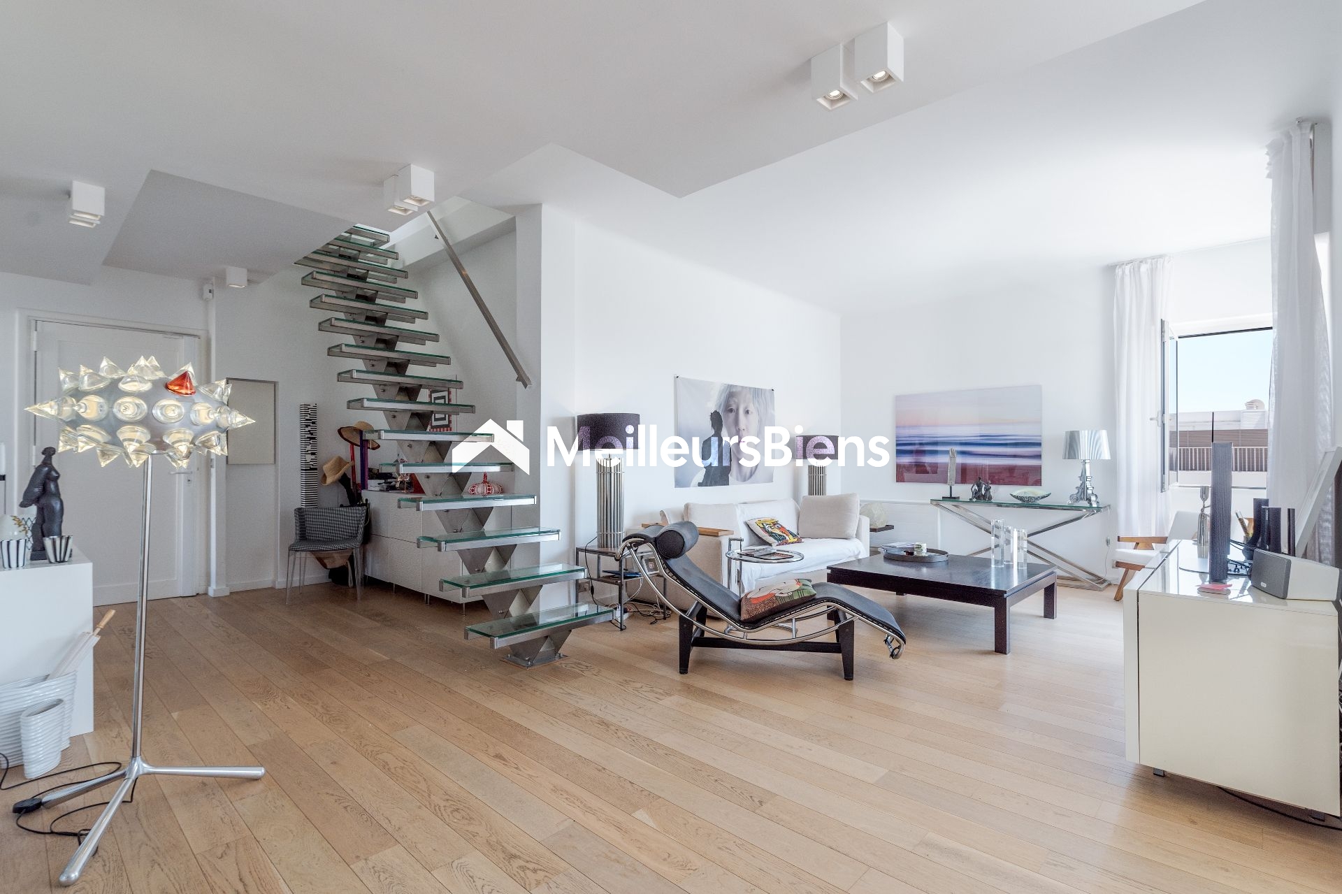 Cannes bas Montfleury : Duplex en penthouse avec grand roof-top et très belle vue mer