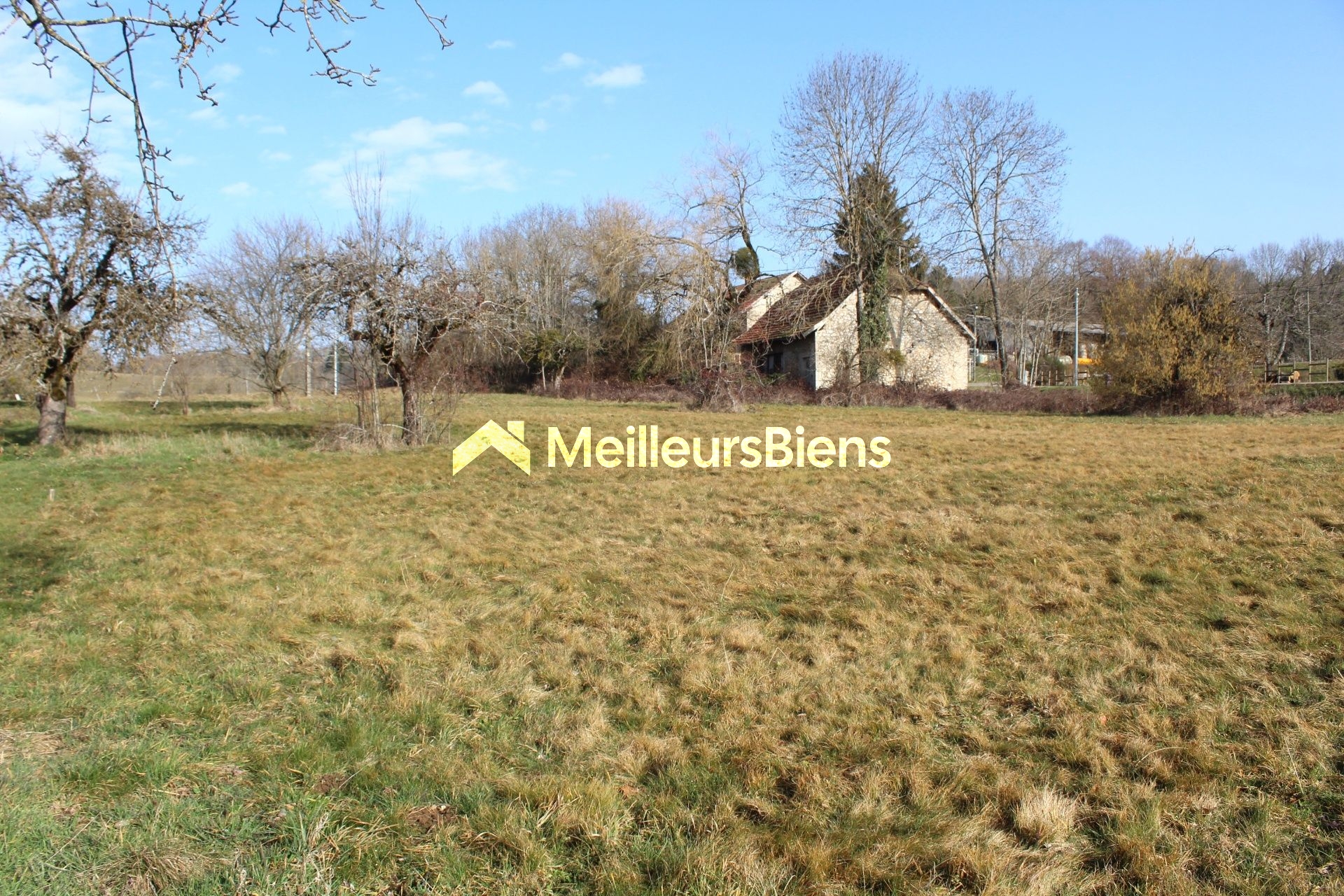 A vendre  terrain à bâtir  POUR DEUX LOTS surface totale 2339 m² (73240 Saint Maurice de Rotherens)