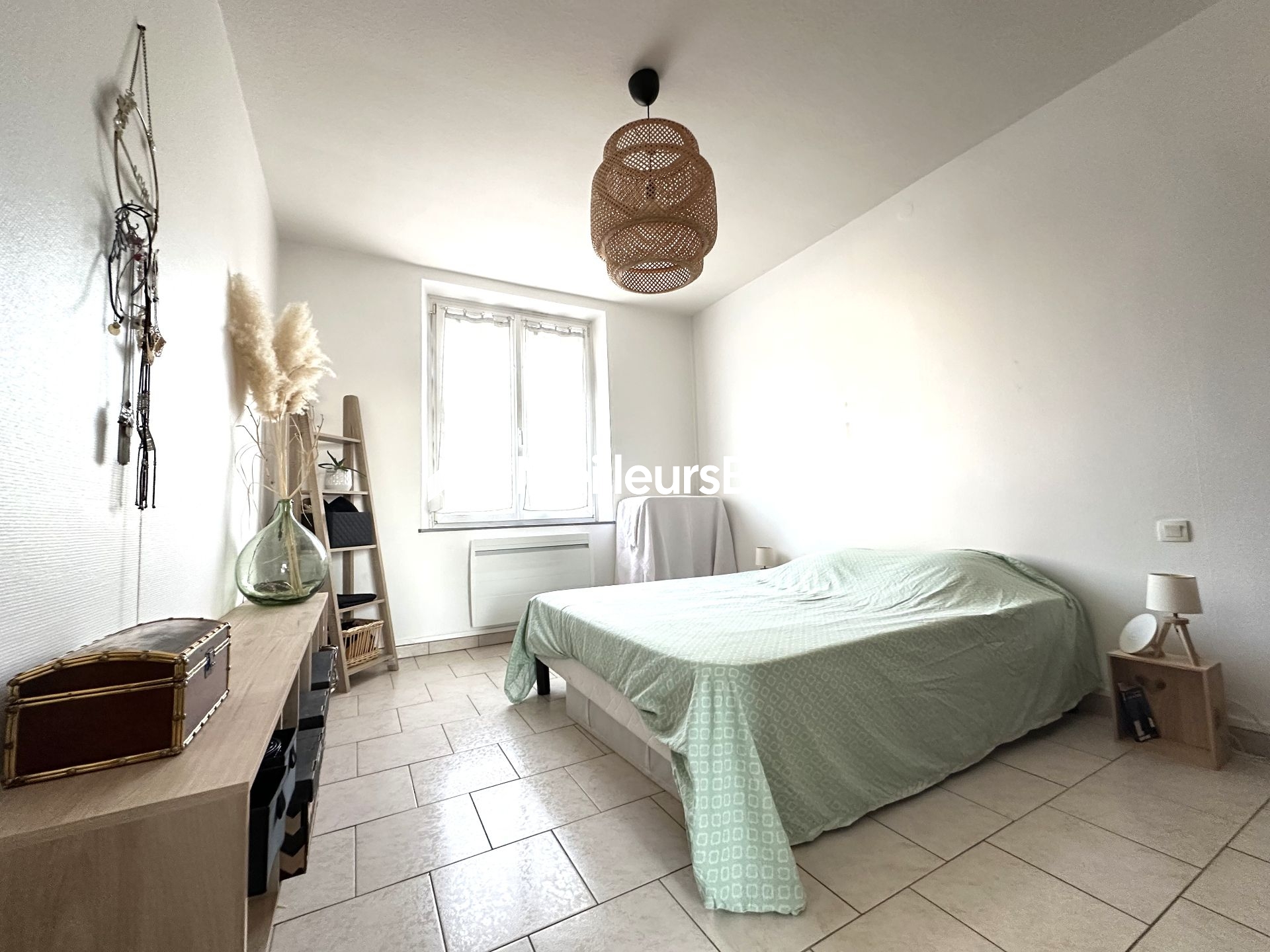 Appartement meublé, 1 chambre, cave et jardin