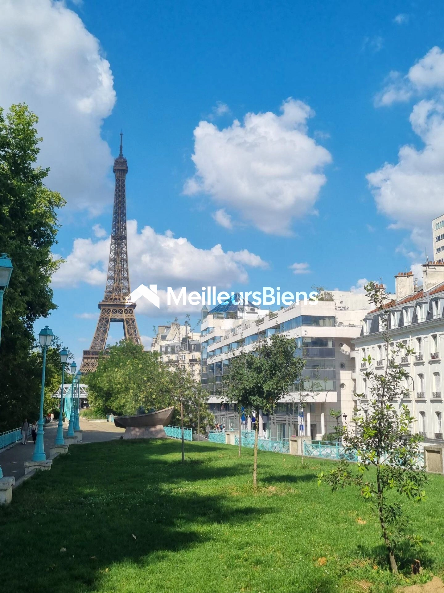 GRAND STUDIO CALME VUE DEGAGEE 5mn de la EIFFEL TOWER