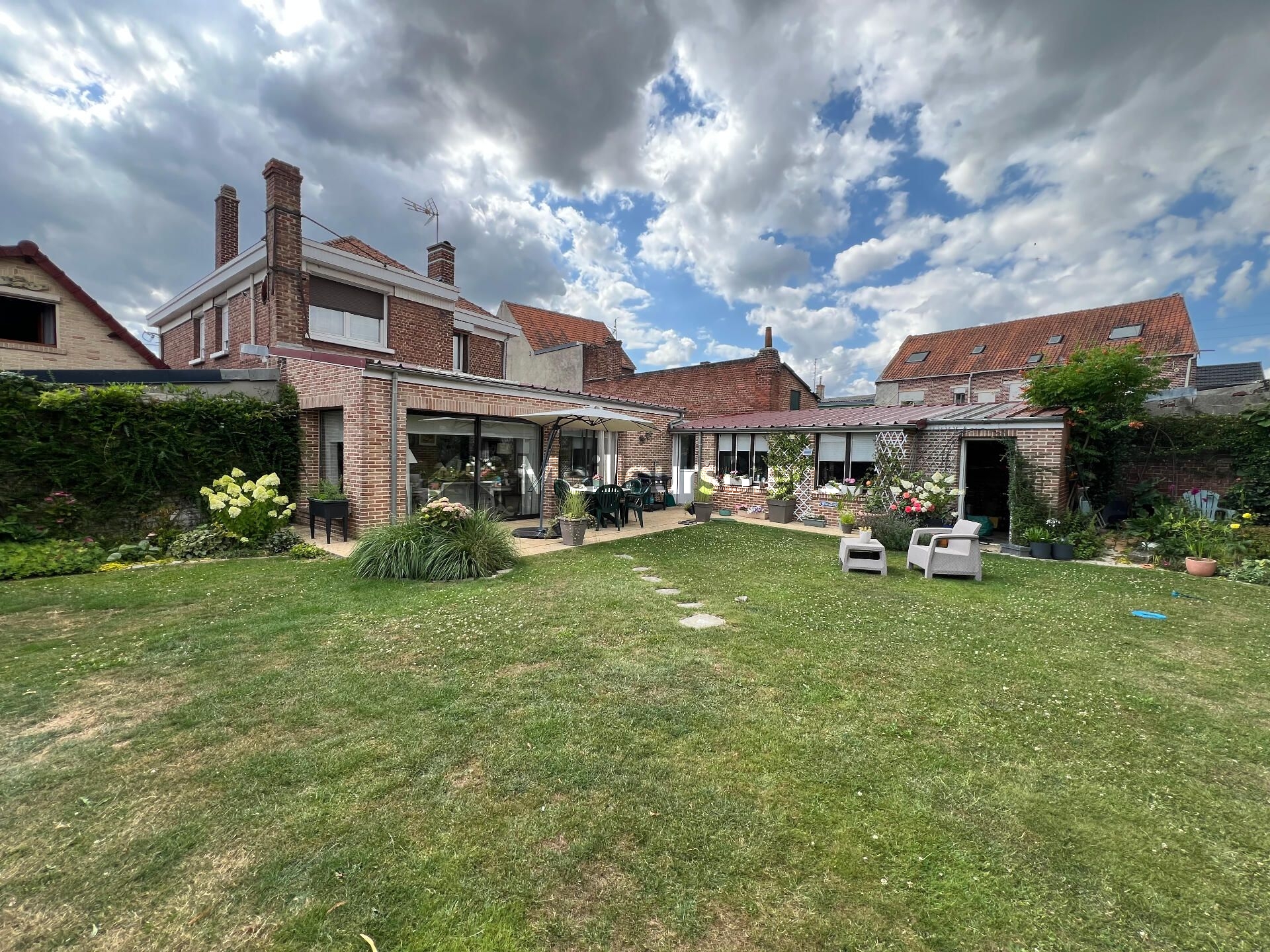 👉 Vivre & Travailler chez soi – Maison + Local pro – Marles-les-Mines