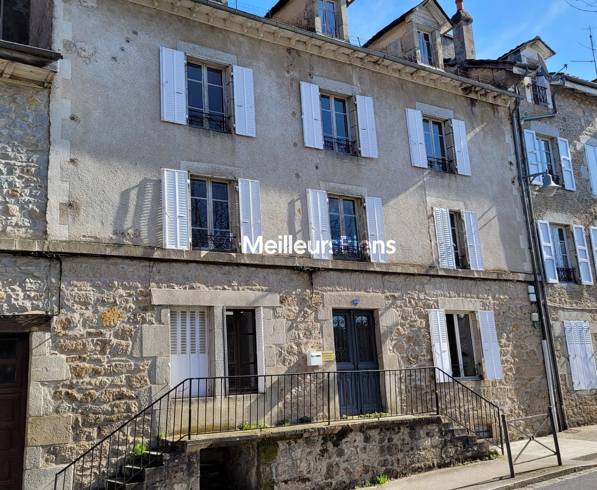 Immeuble avec local commercial