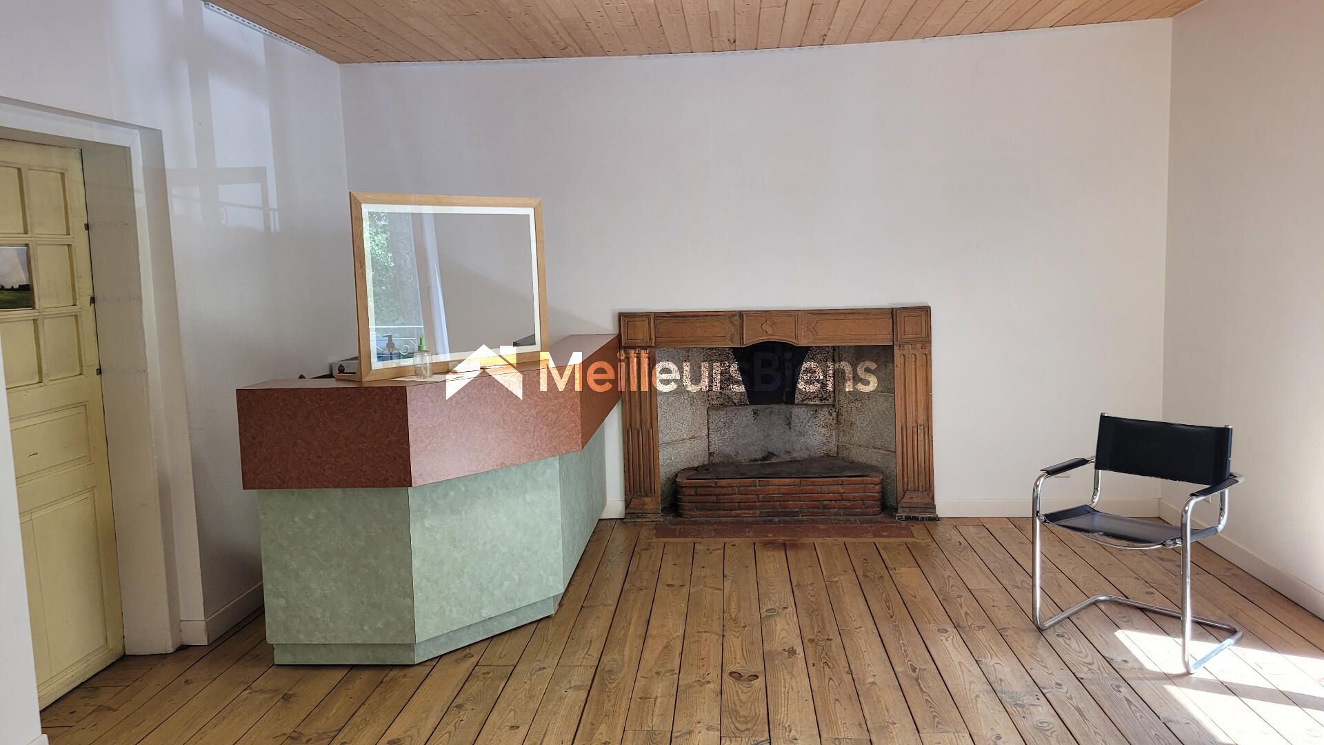 Immeuble avec local commercial