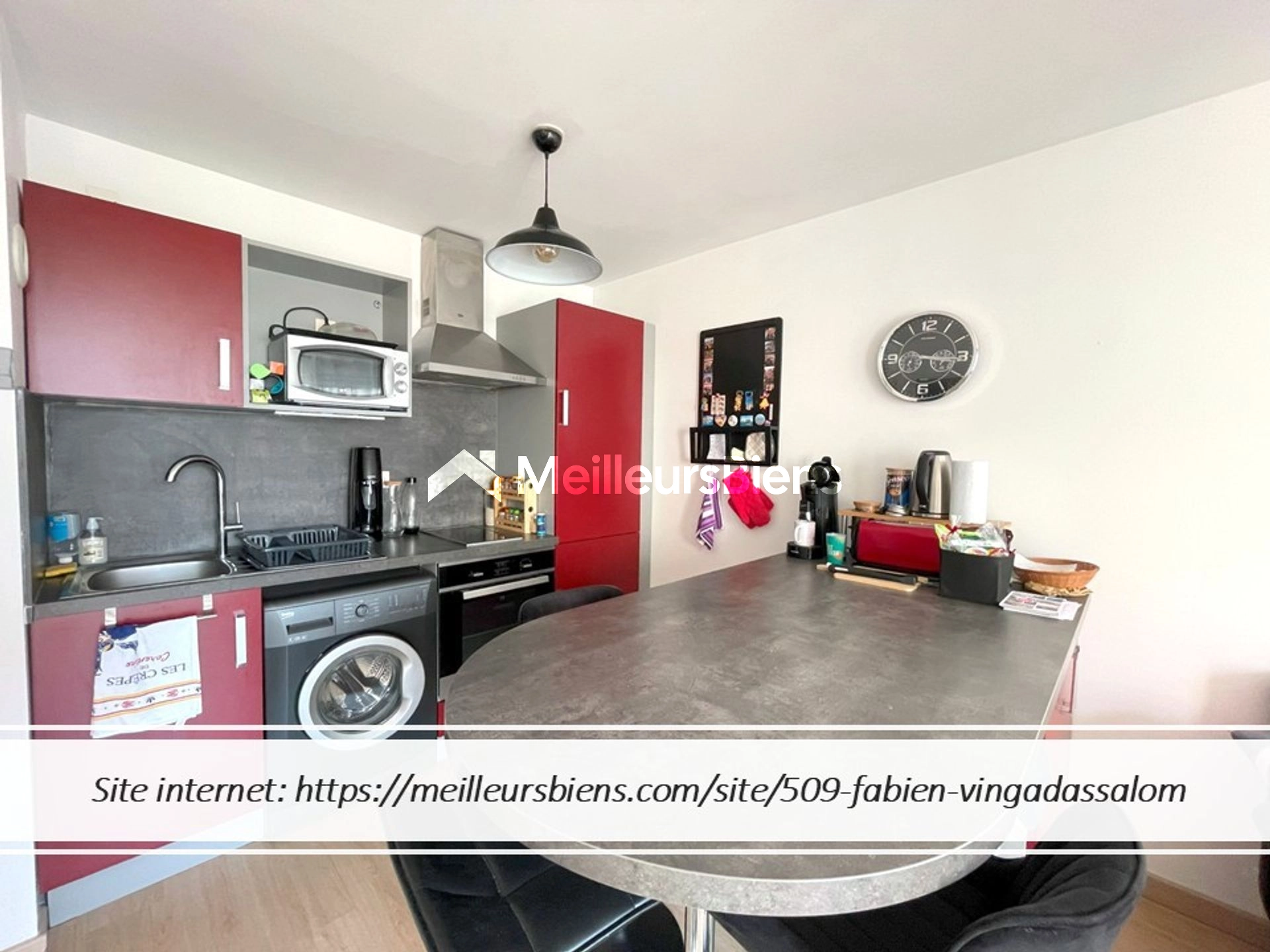 A SAISIR APPARTEMENT T2 AVEC MEUBLE, PARKING ET BALCON