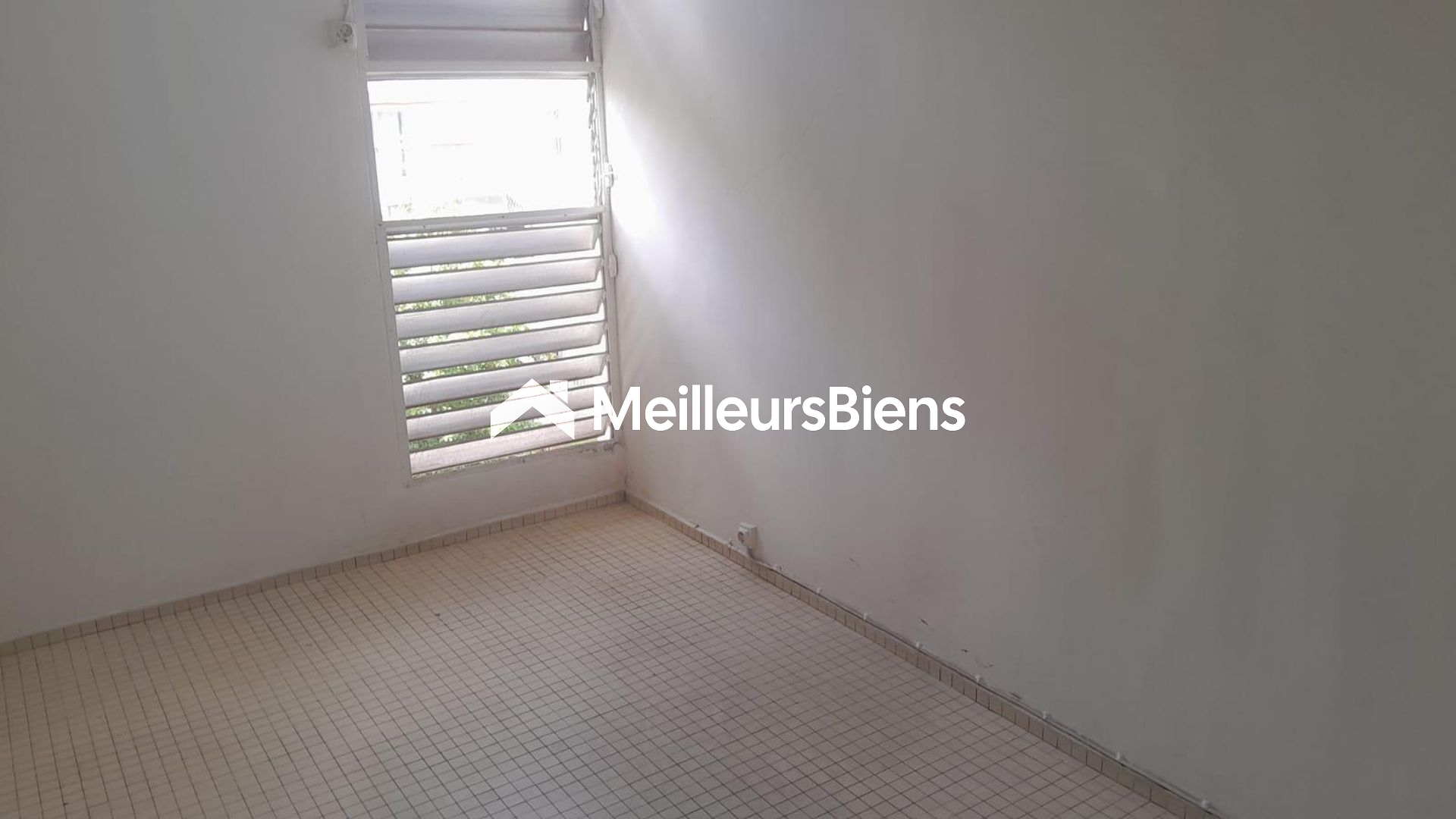 Appartement T4 avec box garage proche toutes commodités