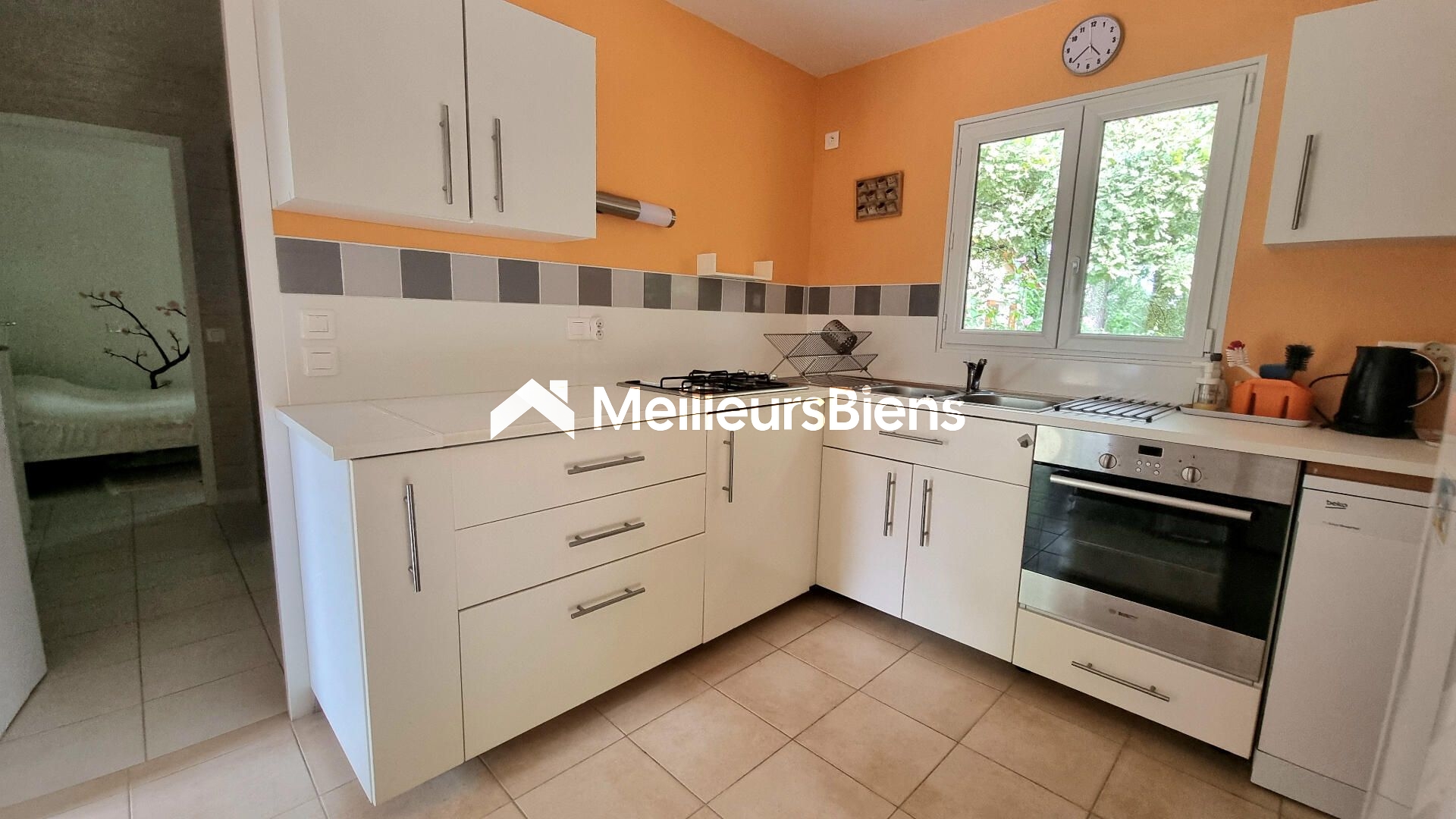 Deux maisons sur un terrain de 2725 m²
