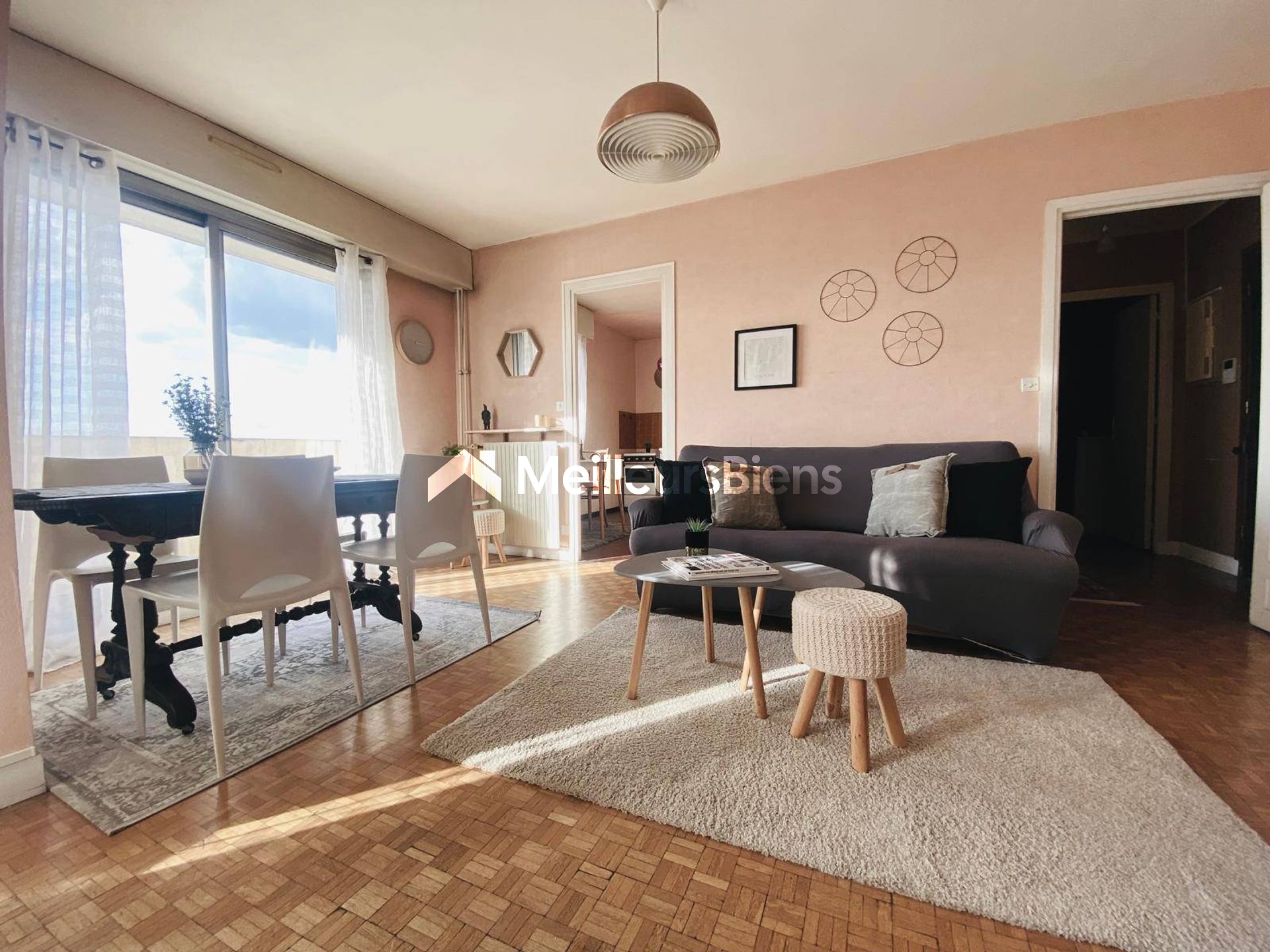 Appartement lumineux avec balcon et vue dégagée – Proche du lac d’Enghien