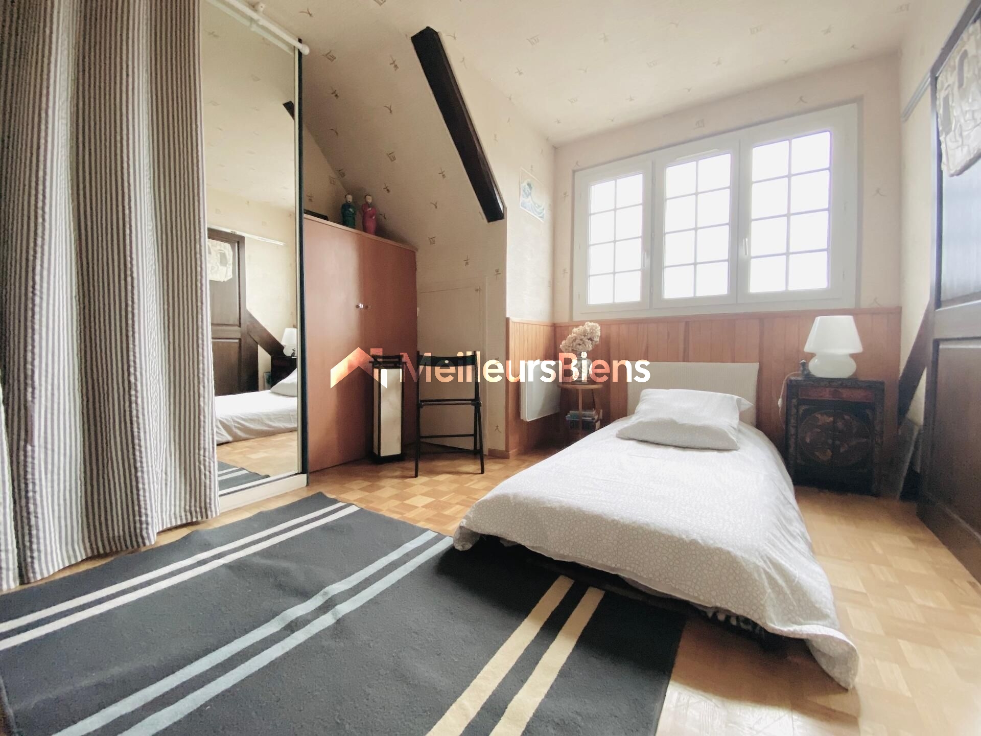 Appartement deux pièces- Centre ville de Beauchamp
