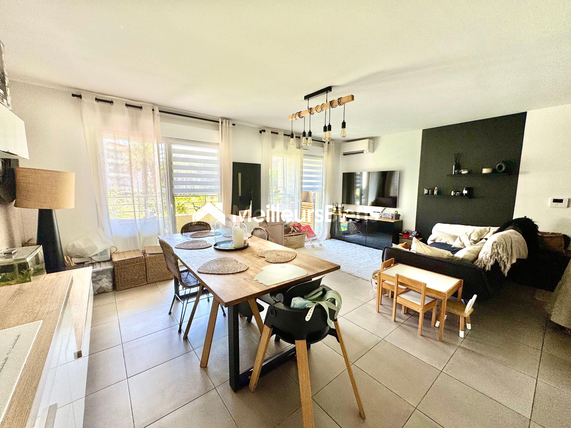Fréjus proche toutes commodités - appartement T3 rez de jardin avec parking résidence avec piscine