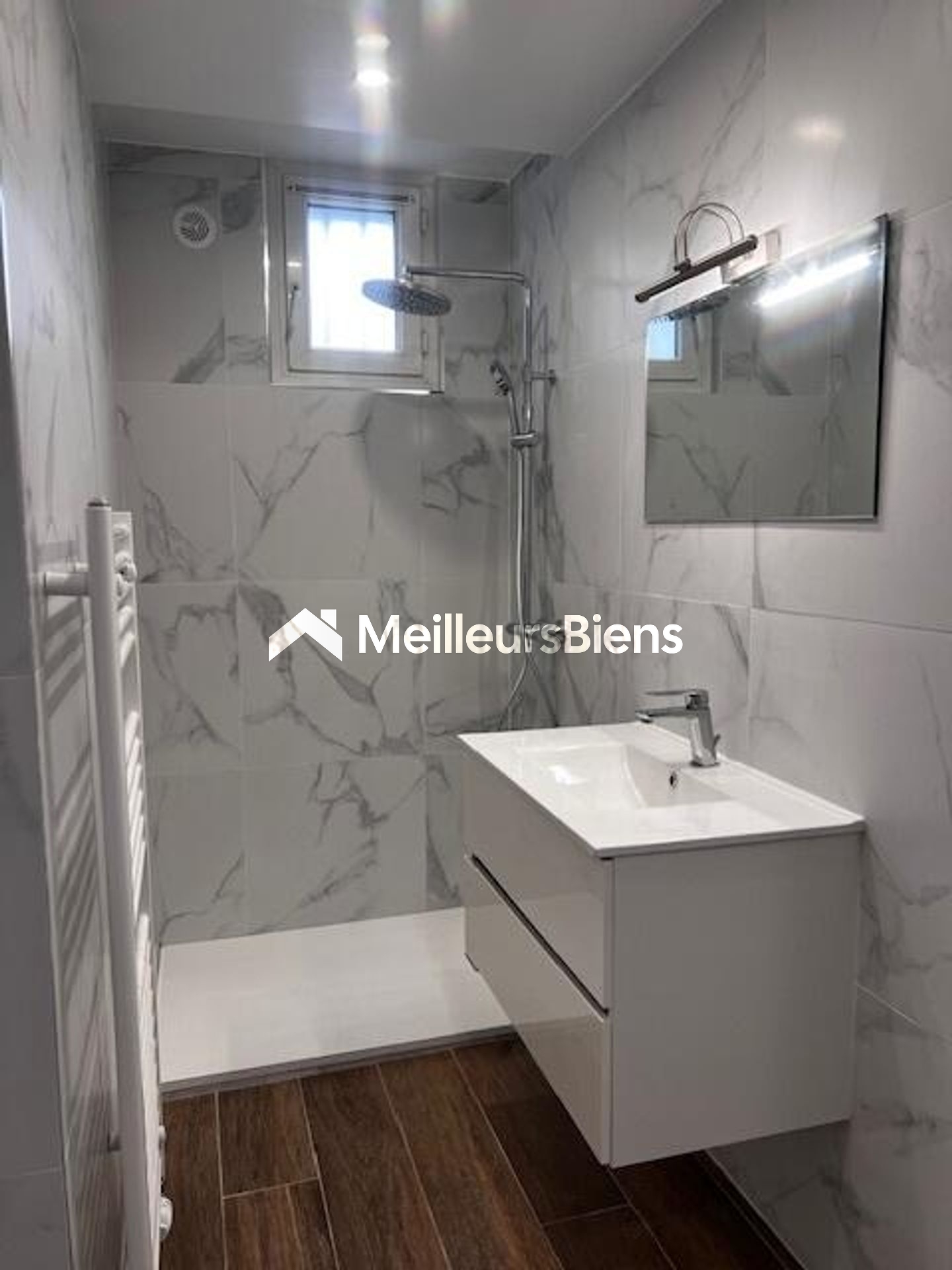 Appartement 3 pièces entièrement rénové.