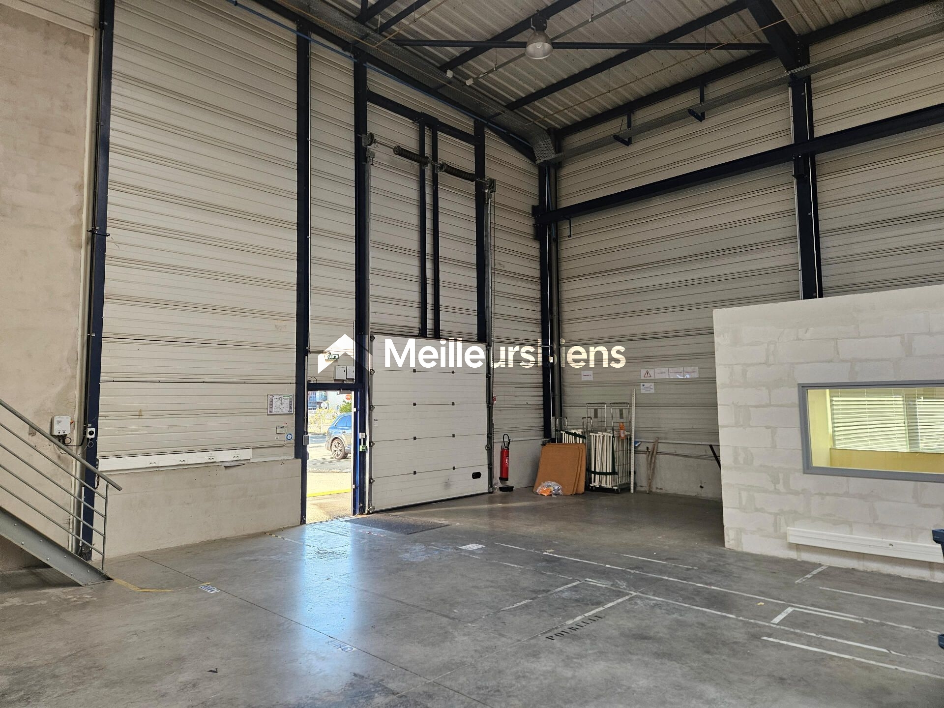 Opportunité rare: ensemble industriel de 4 200 m² sur 1,7 ha à Fontaine