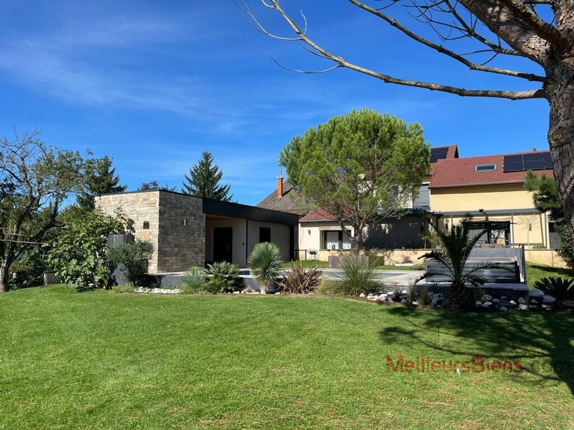 Magnifique maison avec piscine et jardin aménagé