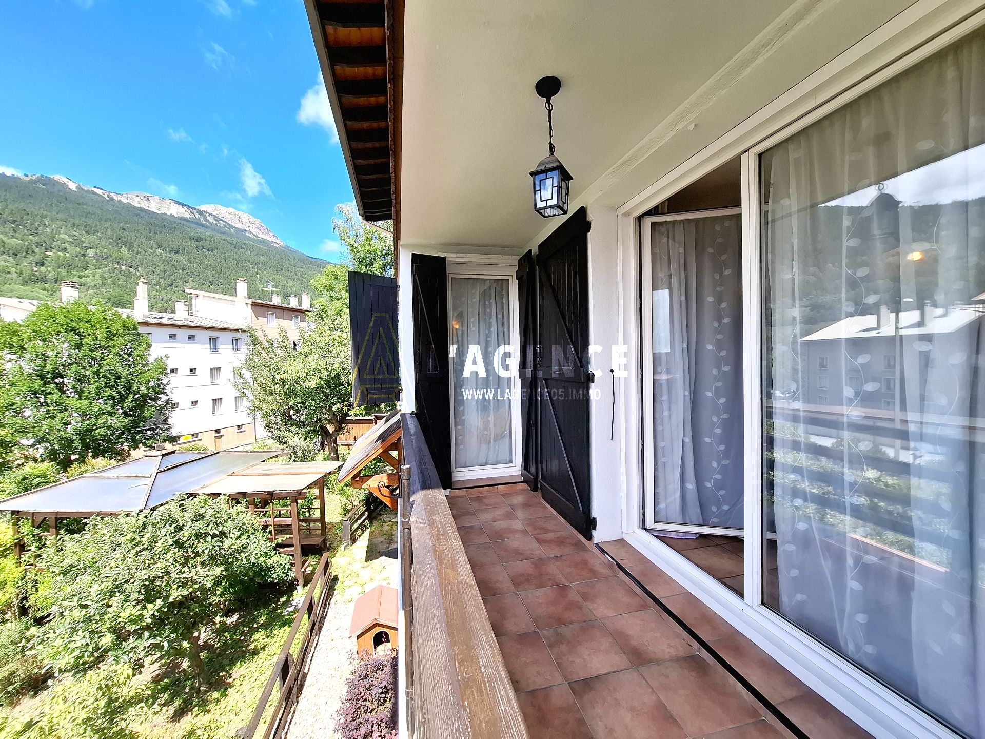 Charmante Maison Type 4 avec Garage et Dépendances - Briançon Centre-Ville