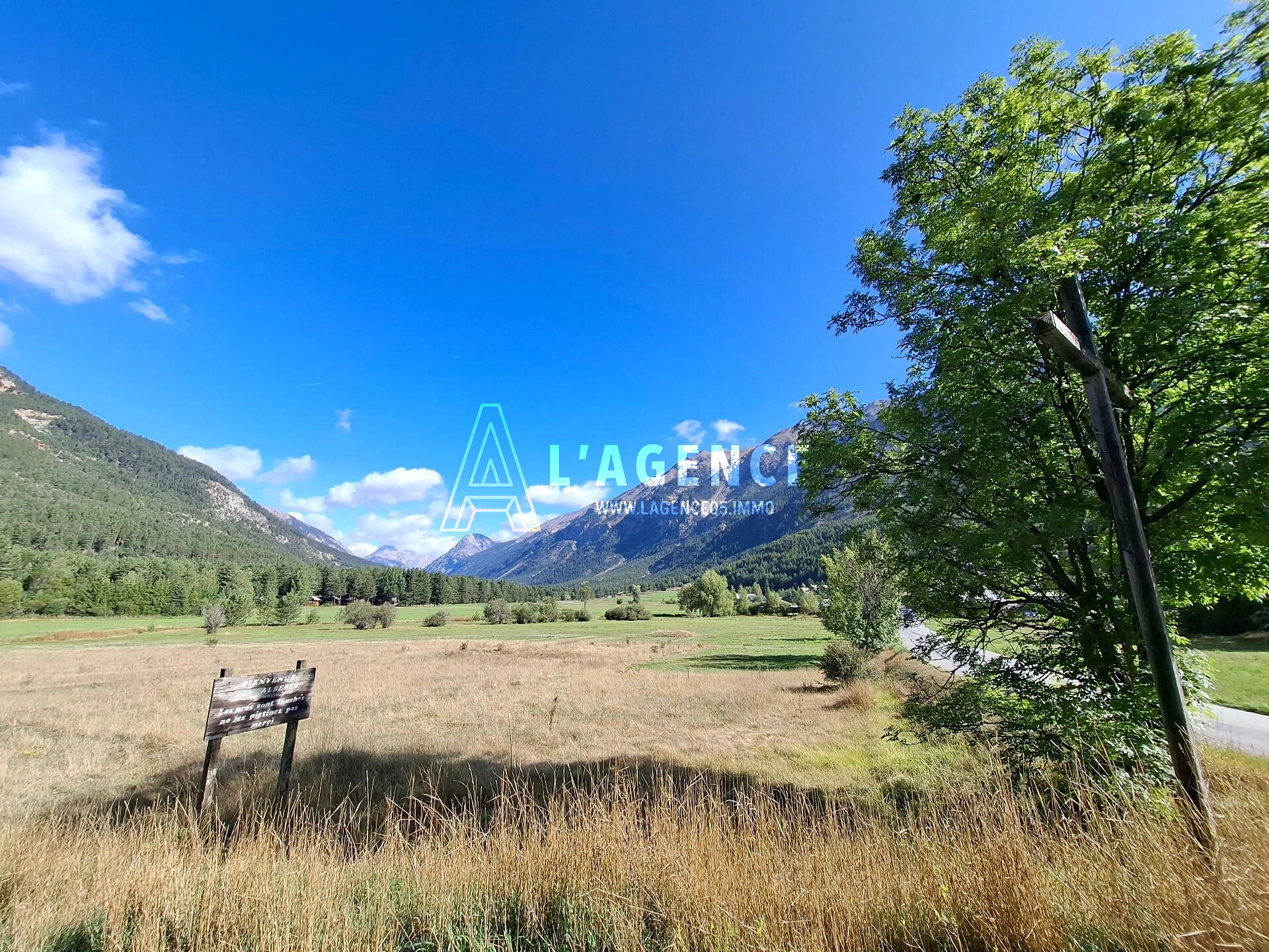 Terrain constructible - 1136 m² - MONTGENEVRE « Les Alberts »