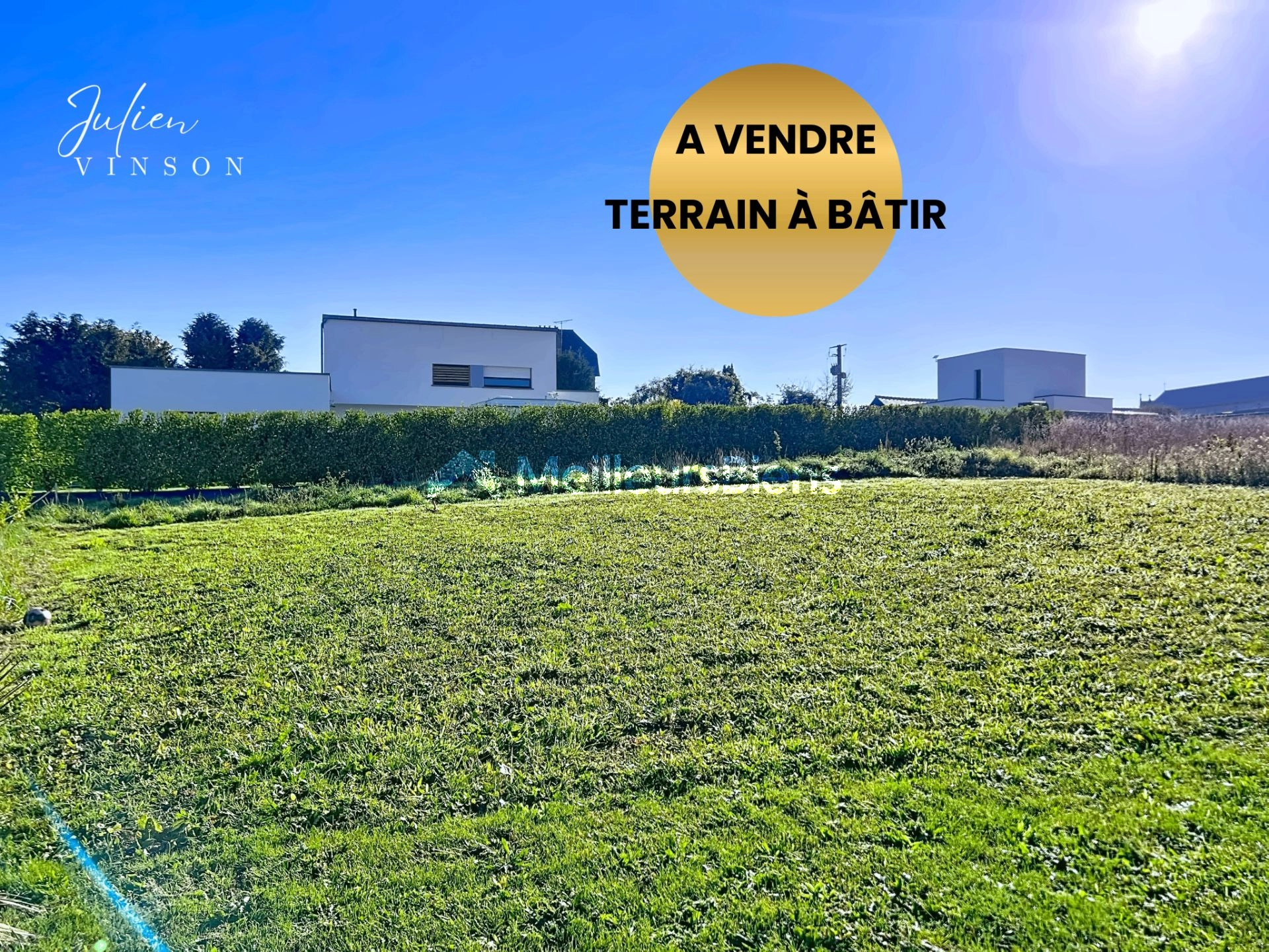 Terrain à bâtir viabilisé au bourg de CAOUENNEC-LANVEZEAC