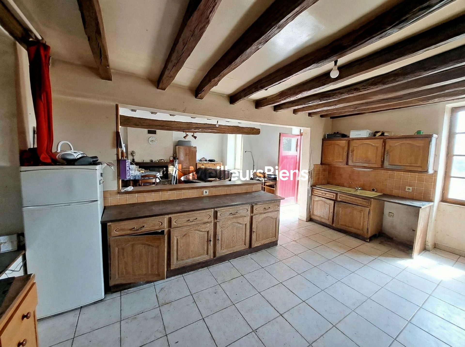 Maison ancienne à rafraîchir sur 279m².