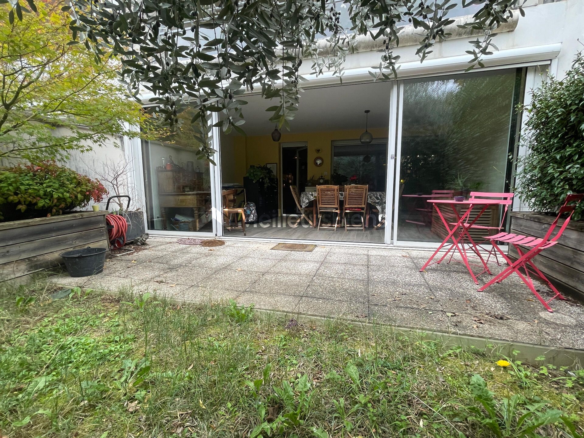 Valence (26000) – Quartier Chateauvert -Appartement avec jardin privatif, deux garages et accessibilité PMR.