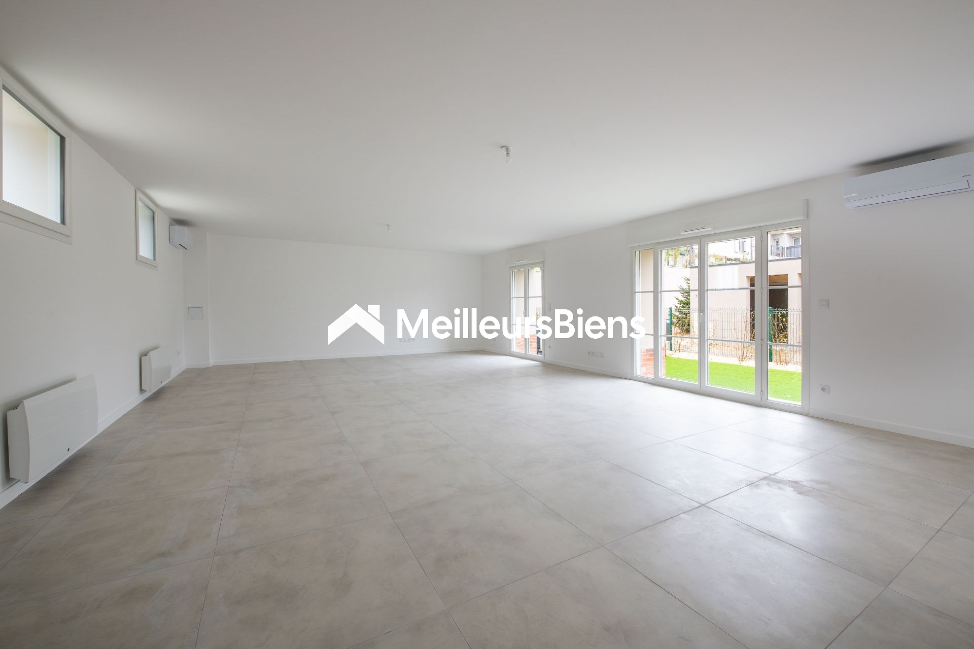 Maison de ville volumes rares sur le secteur