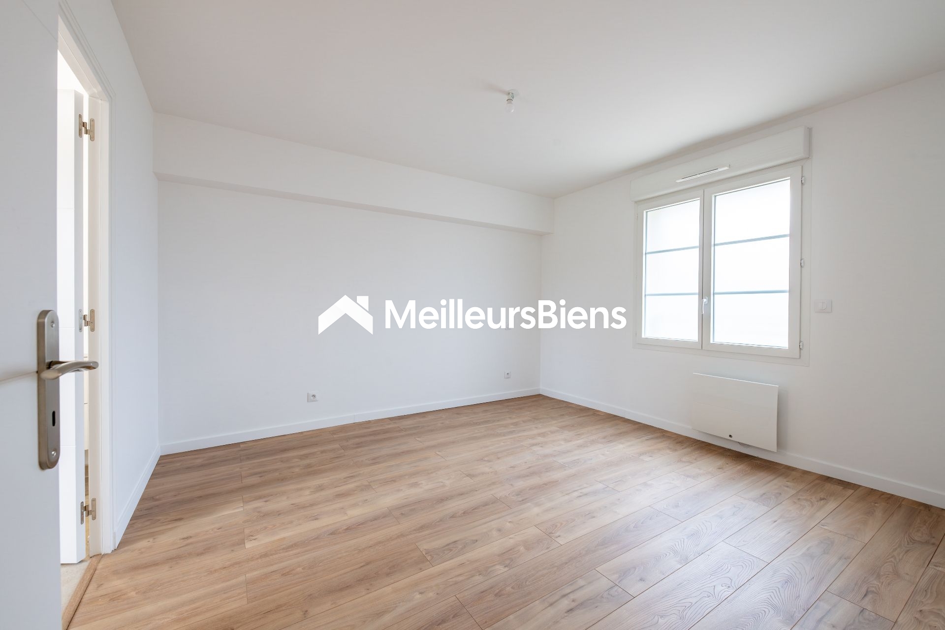Maison de ville volumes rares sur le secteur