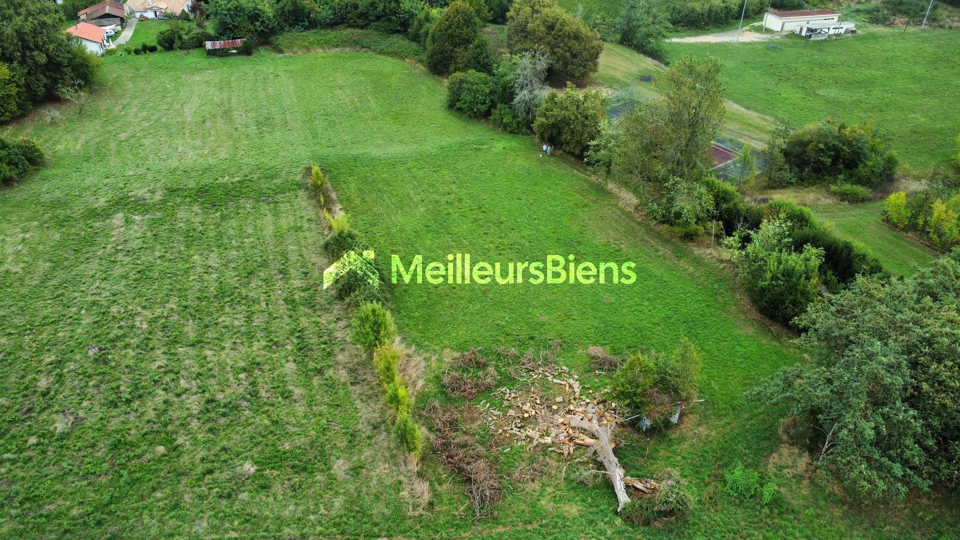 Joli Terrain non constructible