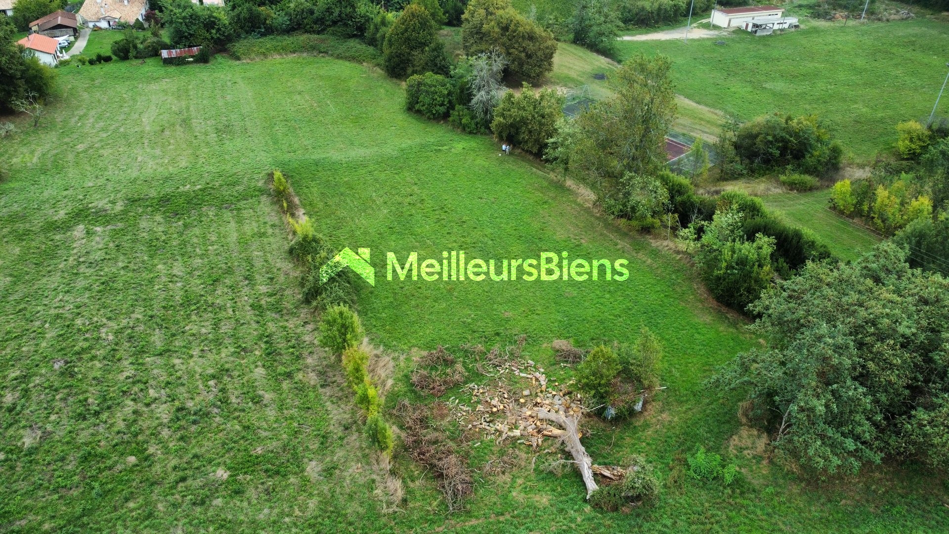 Joli Terrain non constructible
