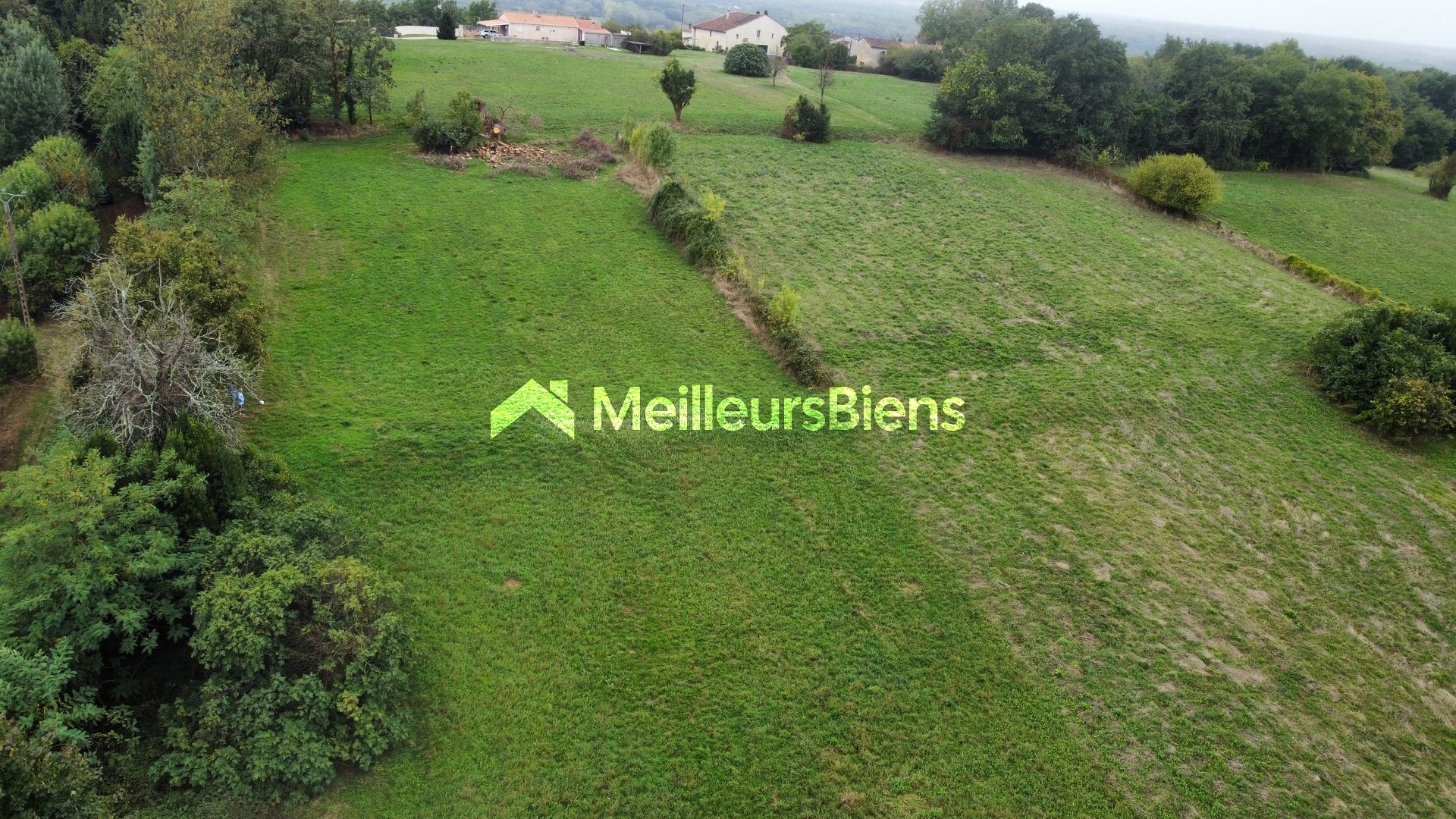 Joli Terrain non constructible