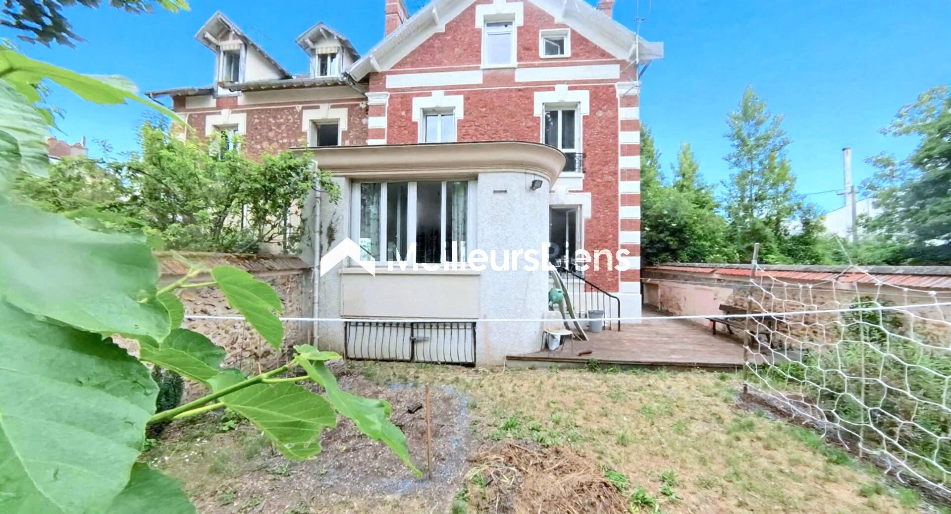 A Corbeil-Essonnes, appartement 2 pièces, jardin 95 m2, occupé, à 2 pas de la gare