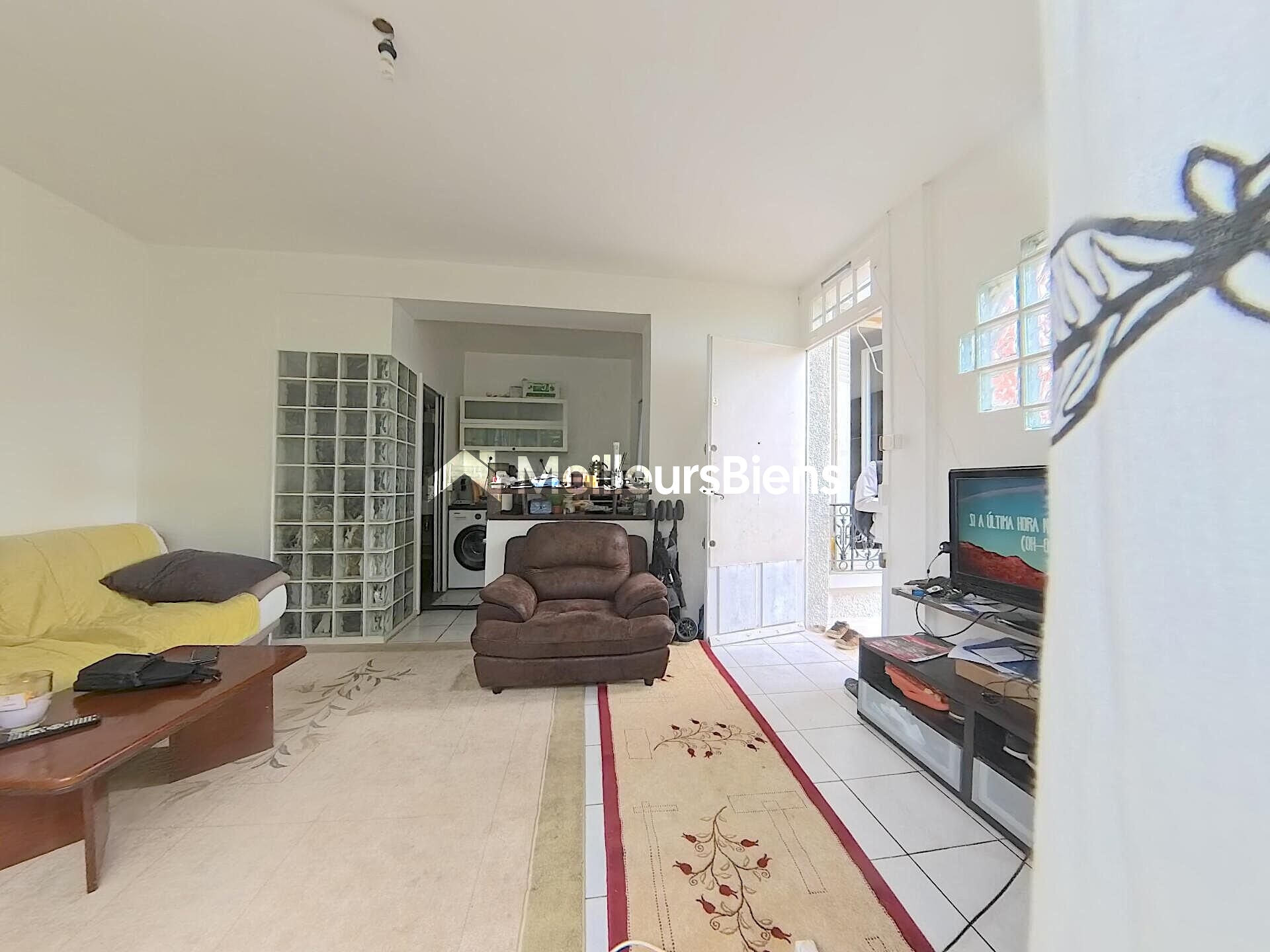 A Corbeil-Essonnes, appartement 2 pièces, jardin 95 m2, occupé, à 2 pas de la gare